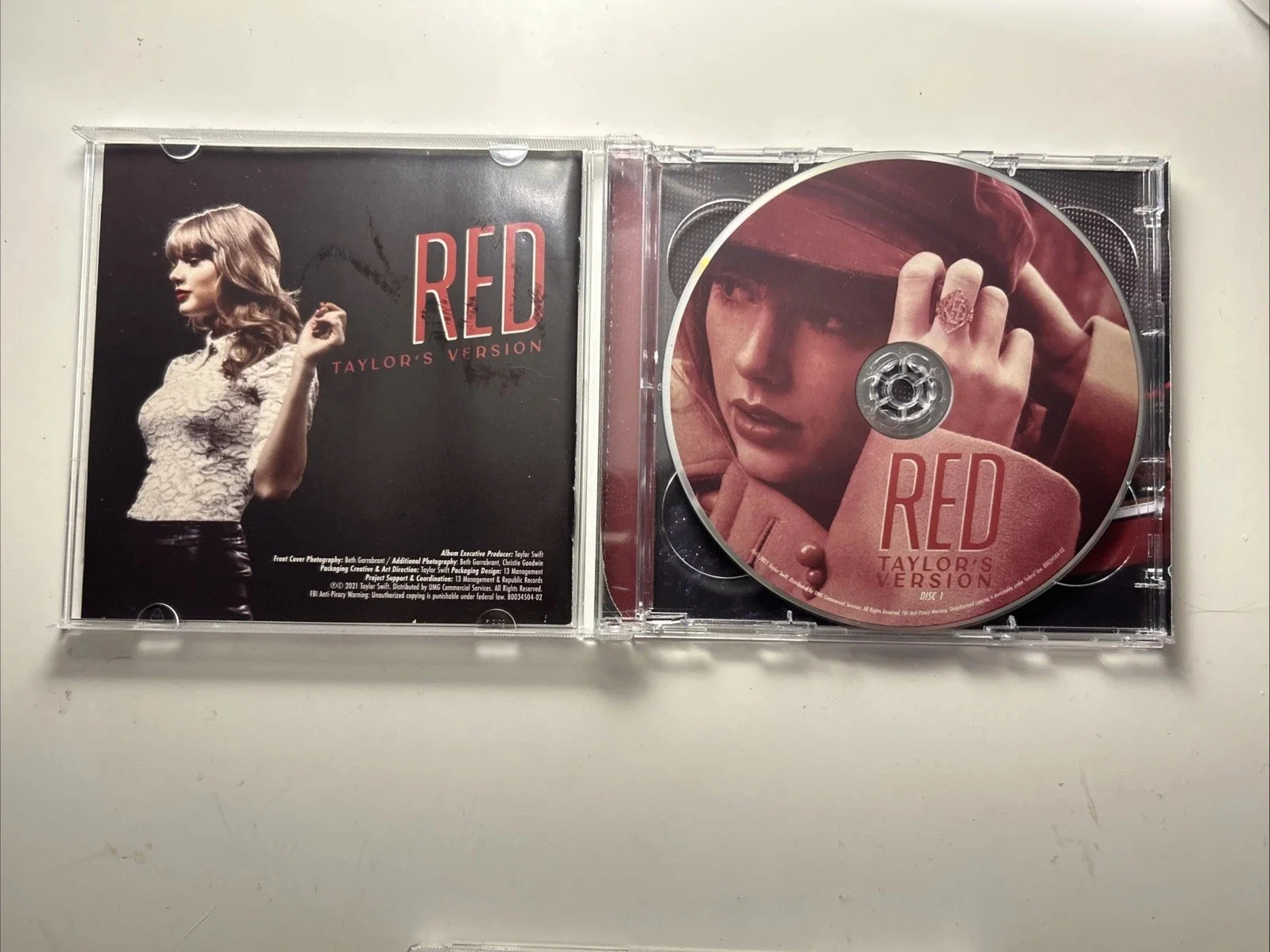 Taylor Swift SIGNED CD Red (Taylor’s version) & Folklore Heart Signature Bundle, image 2