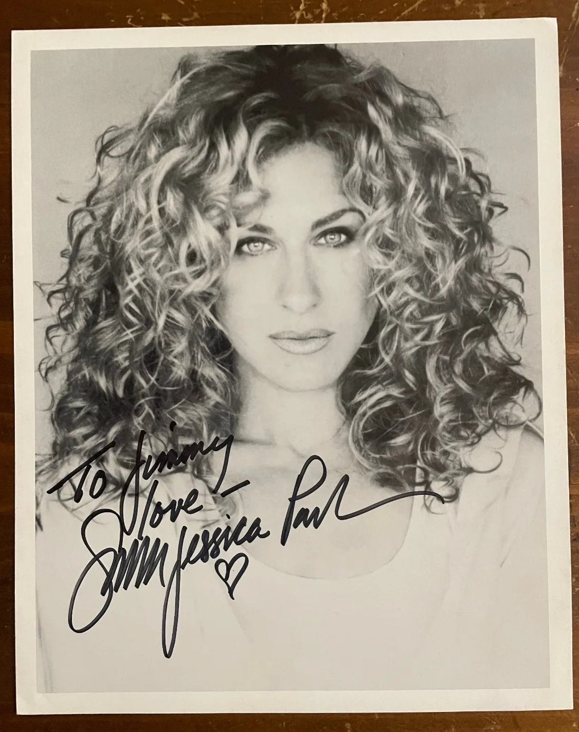 Sarah Jessica Parker — Sarah Jessica Parker Signed Autograph Signature 8x10 B&W Glossy Photograph