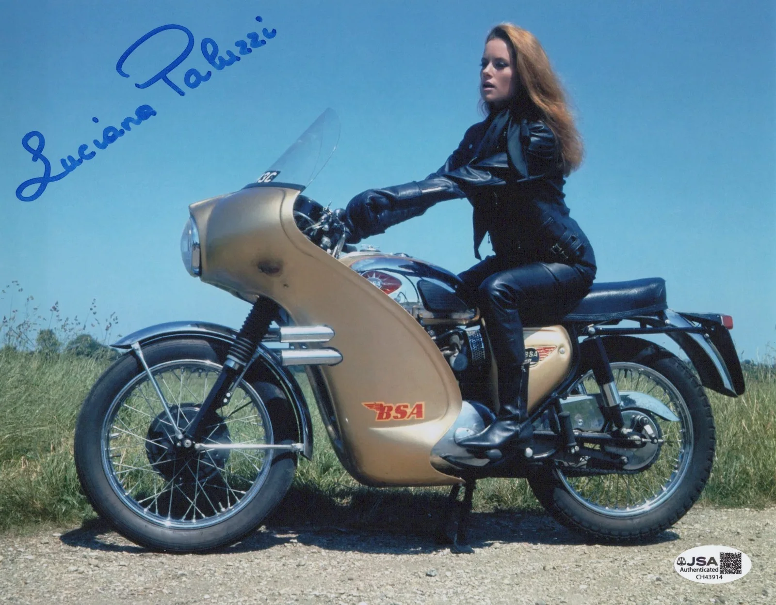 Luciana Paluzzi — Luciana Paluzzi Signed 8x10 Thunderball Fiona Volpe Autograph 007 Photo JSA COA