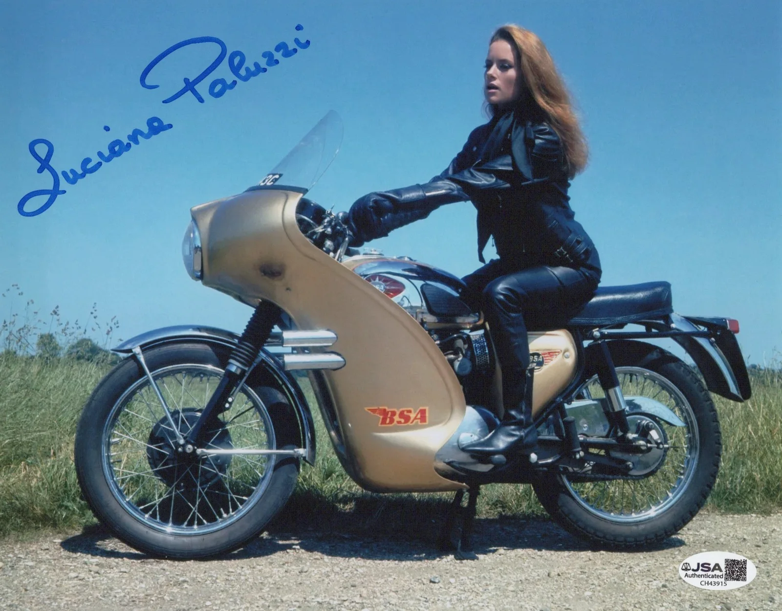 Luciana Paluzzi — Luciana Paluzzi Signed 8x10 Thunderball Fiona Volpe Autograph 007 Photo JSA COA