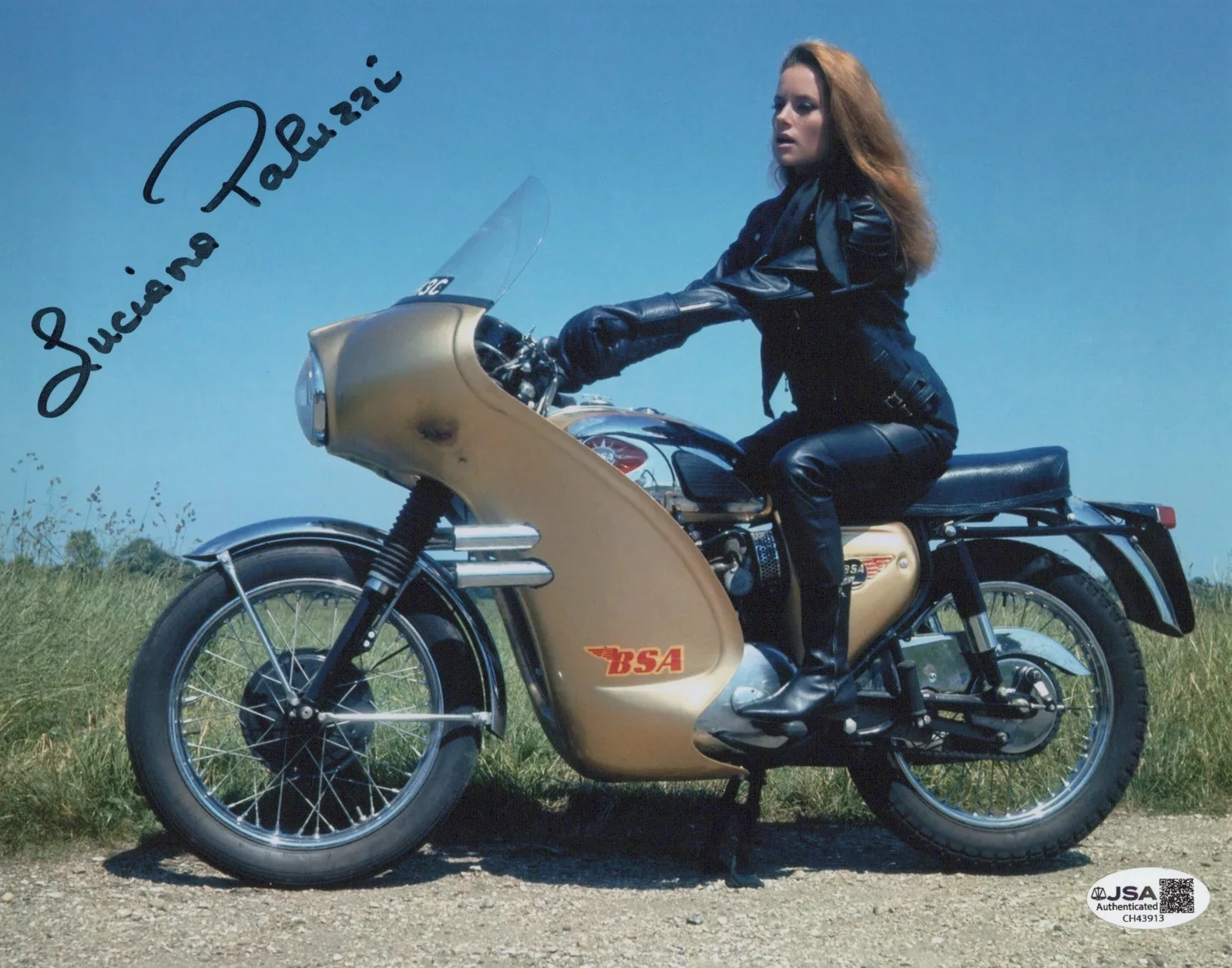 Luciana Paluzzi — Luciana Paluzzi Signed 8x10 Thunderball Fiona Volpe Autograph 007 Photo JSA COA