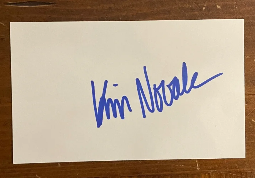 Kim Novak — Kim Novak Signed Autograph 3x5 Index Card with 8x10 B&W Glossy Photograph, изображение 2