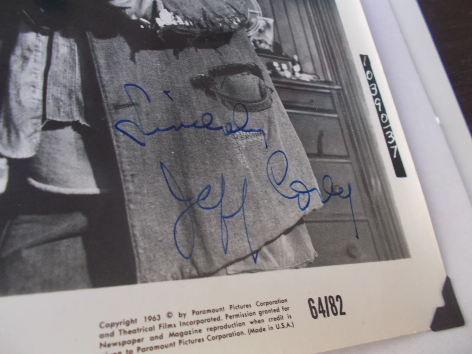 JEFF COREY — LADY IN THE CAGE ORIGINAL 1964 STILL 8"X10" SIGNED BY ACTOR JEFF COREY IN VGT, image 2