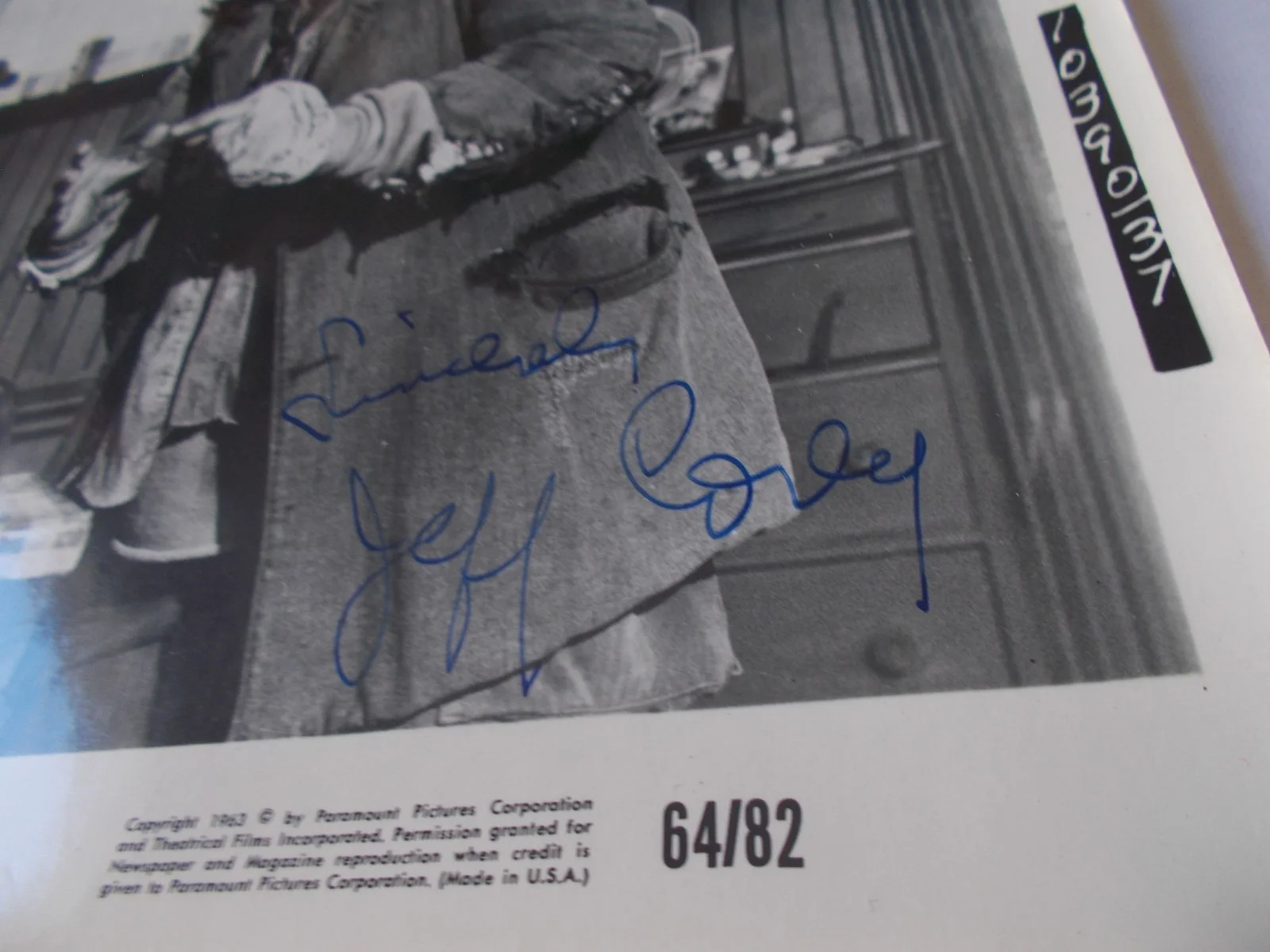 JEFF COREY — LADY IN THE CAGE ORIGINAL 1964 STILL 8"X10" SIGNED BY ACTOR JEFF COREY IN VGT, image 3