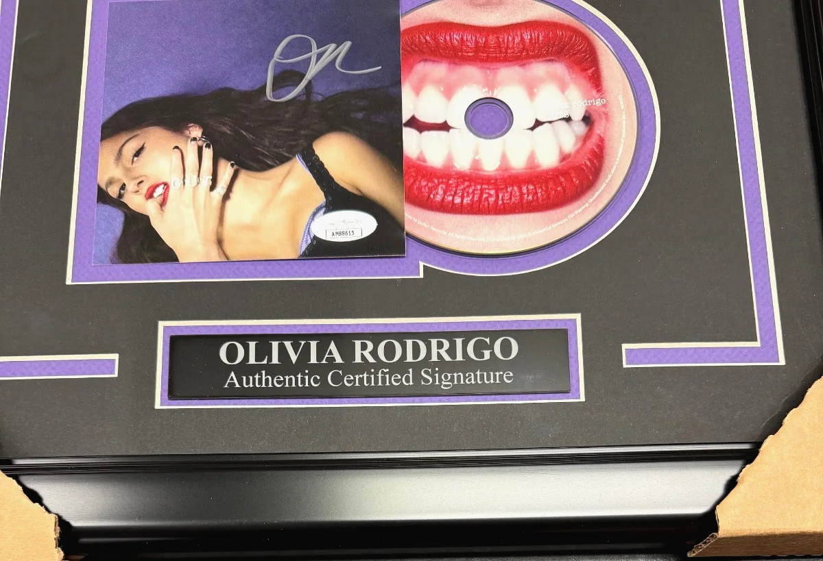 Olivia Rodrigo Signed Autographed Authentic Music Cd Framed 8x10 Photo JSA COA, image 2