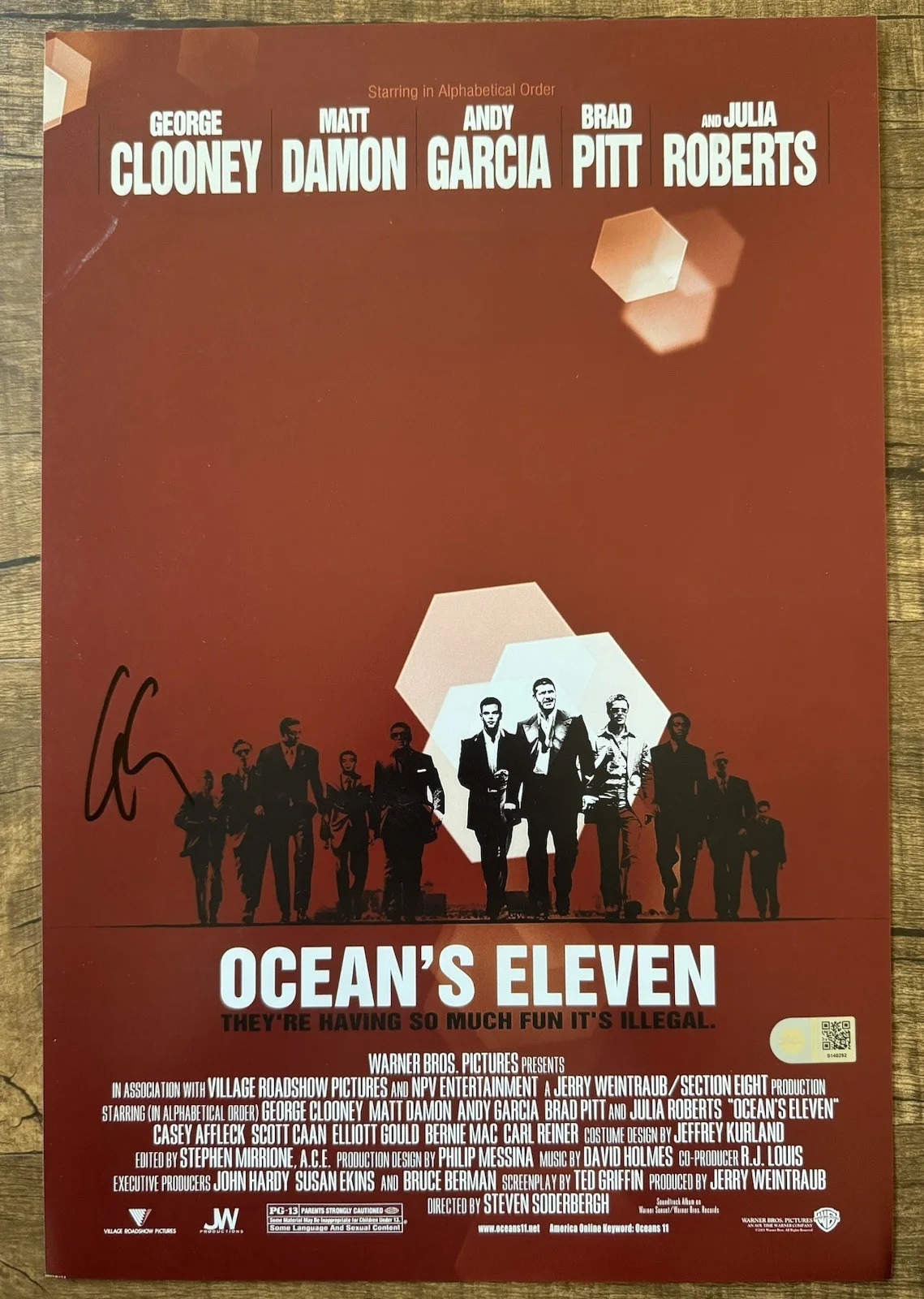 George Clooney — GEORGE CLOONEY SIGNED 12X18 PHOTO OCEANS TWELVE AUTOGRAPH SWAU COA