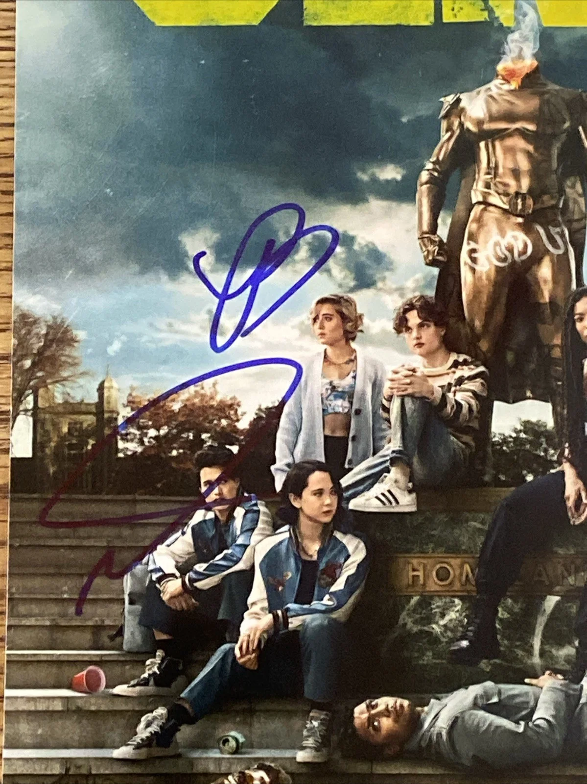 Lizze Broadway, Derek Luh — Lizze Broadway & Derek Luh Autographed 8x10 Gen V Photo Jordan Li Emma Meyer, image 2