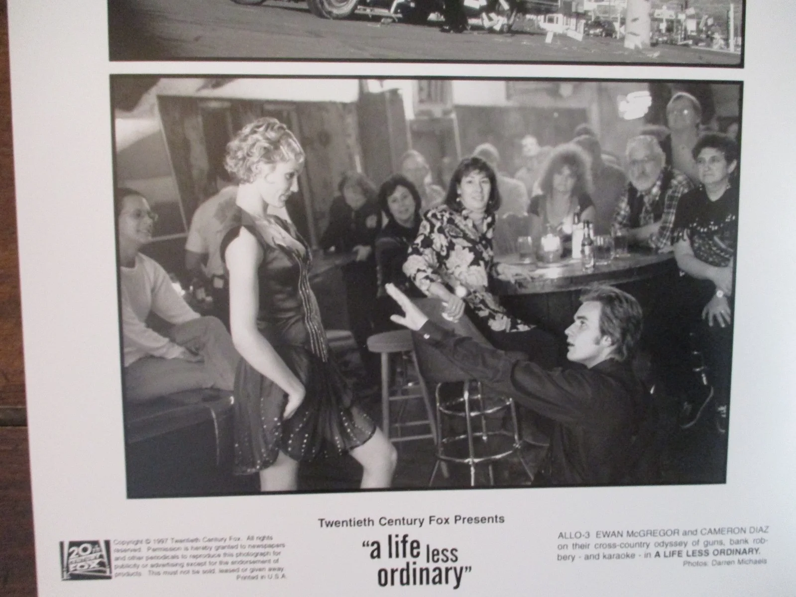 Cameron Diaz/Ewan McGregor(A LIFE LESS ORDINARY)1997 8 x 10 Black & White Photo, image 2