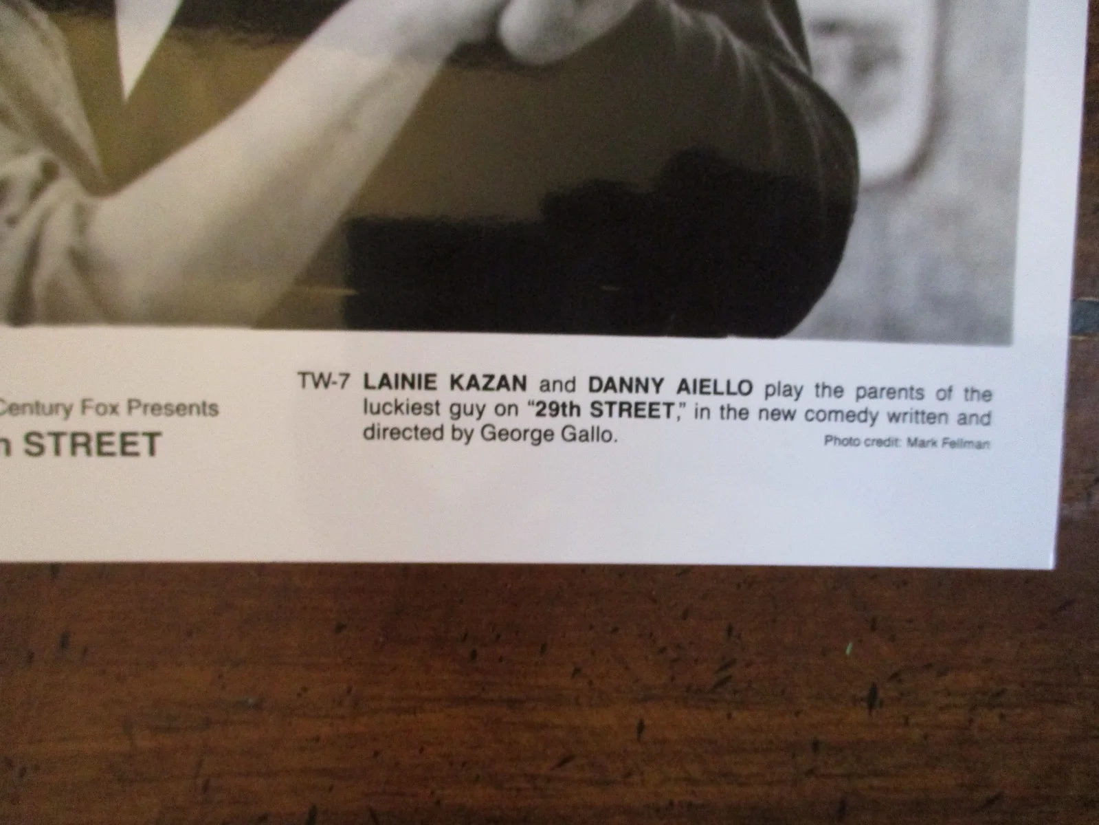 Danny Aiello/Lainie Kazan(29TH STREET)1991 10 x 8 Glossy Black/White Press Photo, изображение 2