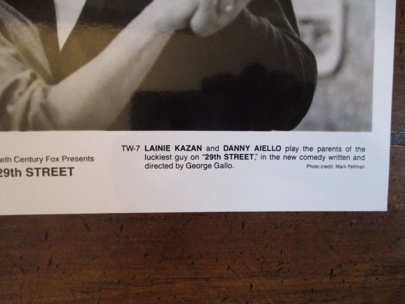 Lainie Kazan/Danny Aiello(29TH STREET)1991 10 x 8 Glossy Black/White Press Photo, изображение 2