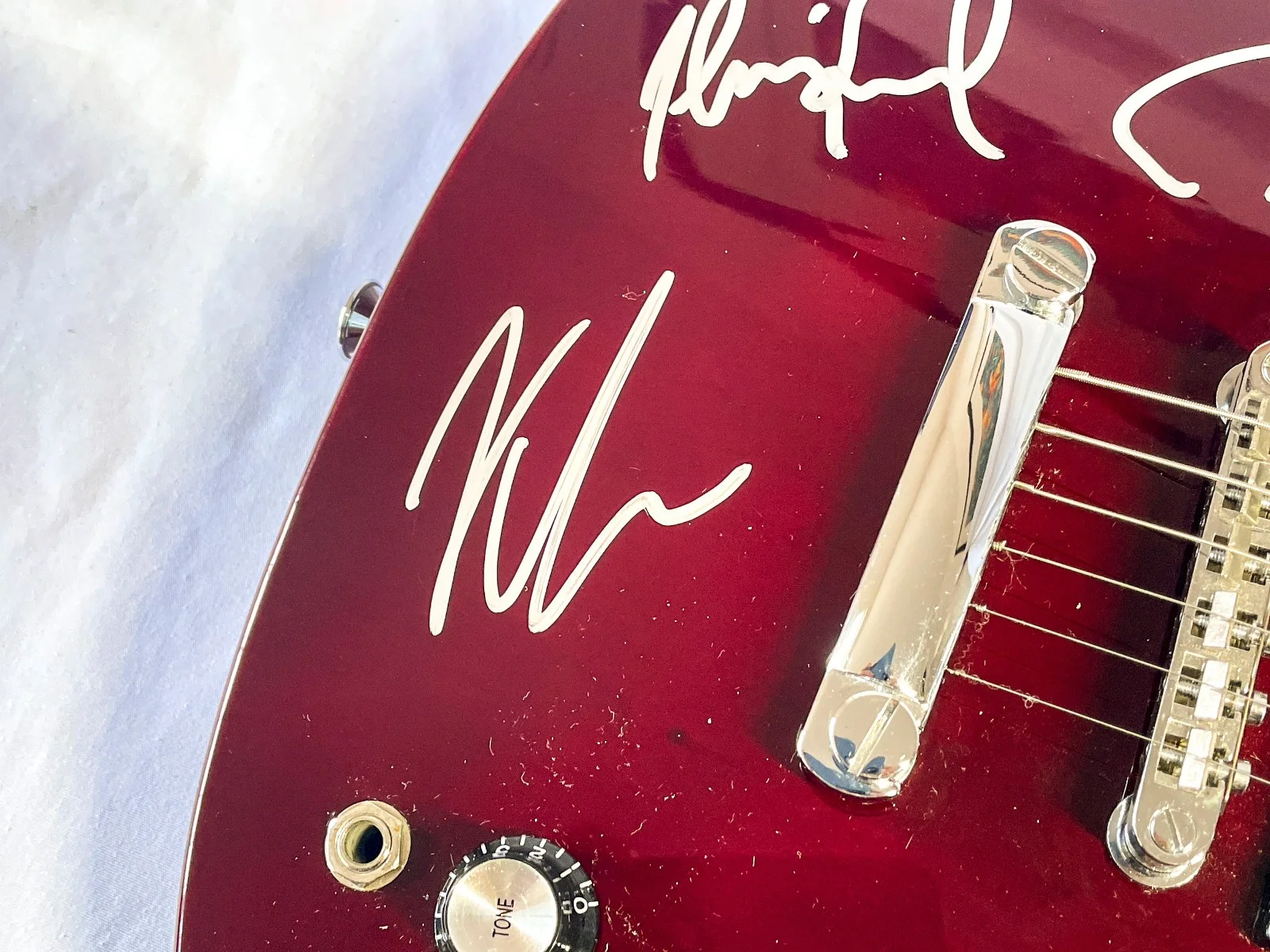 Volbeat *Beyond Hell Above Heaven* 4x Band SIGNED ON BODY SG Guitar PROOF JSA, image 2