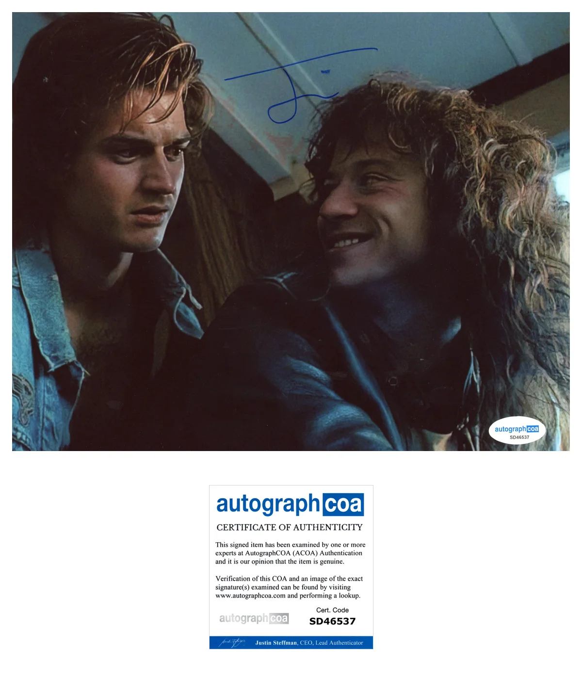 JOSEPH QUINN — Joseph Quinn signed "STRANGER THINGS" 8x10 Photo EDDIE Fantastic Four ACOA COA