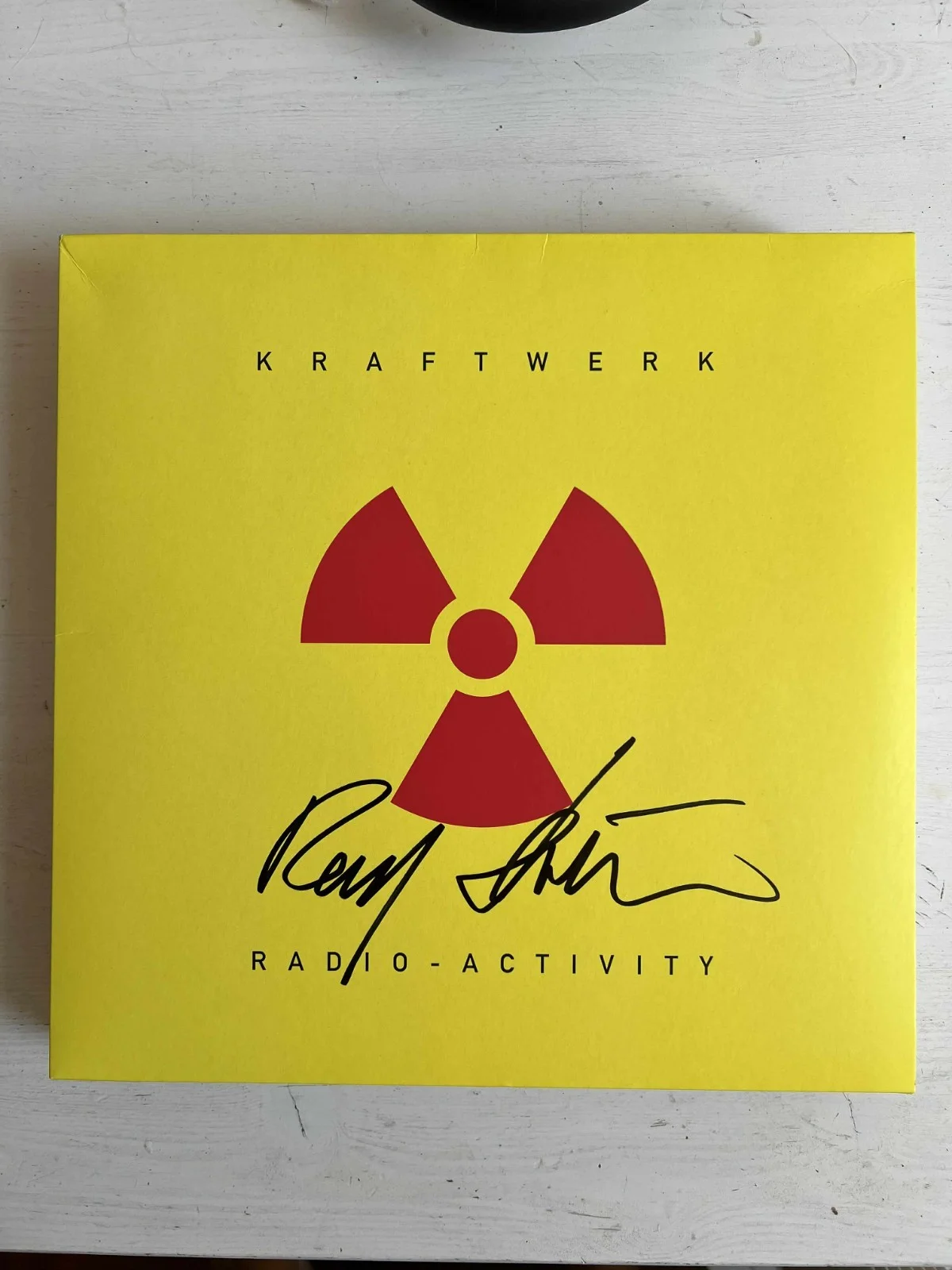 Kraftwerk Ralf Hutter Radioactivity Autographed Signed Record Vinyl LP w/COA, изображение 4