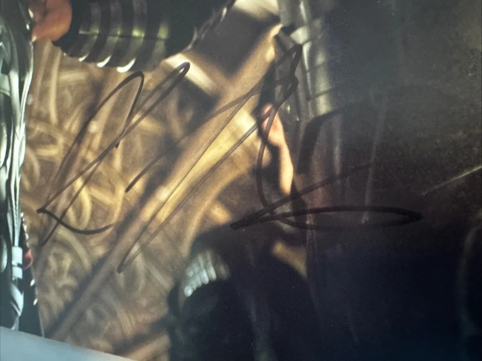 CHRIS HEMSWORTH — Chris Hemsworth Signed 11x14 Thor Marvel Avengers Authentic Autograph Signed, image 4