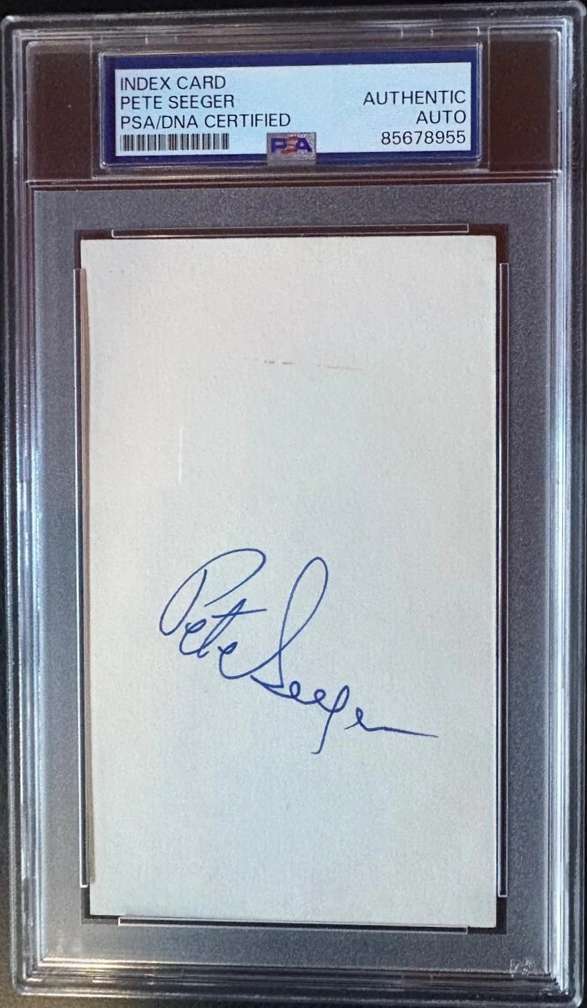Pete Seeger — PETE SEEGER SIGNED INDEX CARD PSA ENCAPSULATED AMERICAN FOLK BANJO RARE VINTAGE