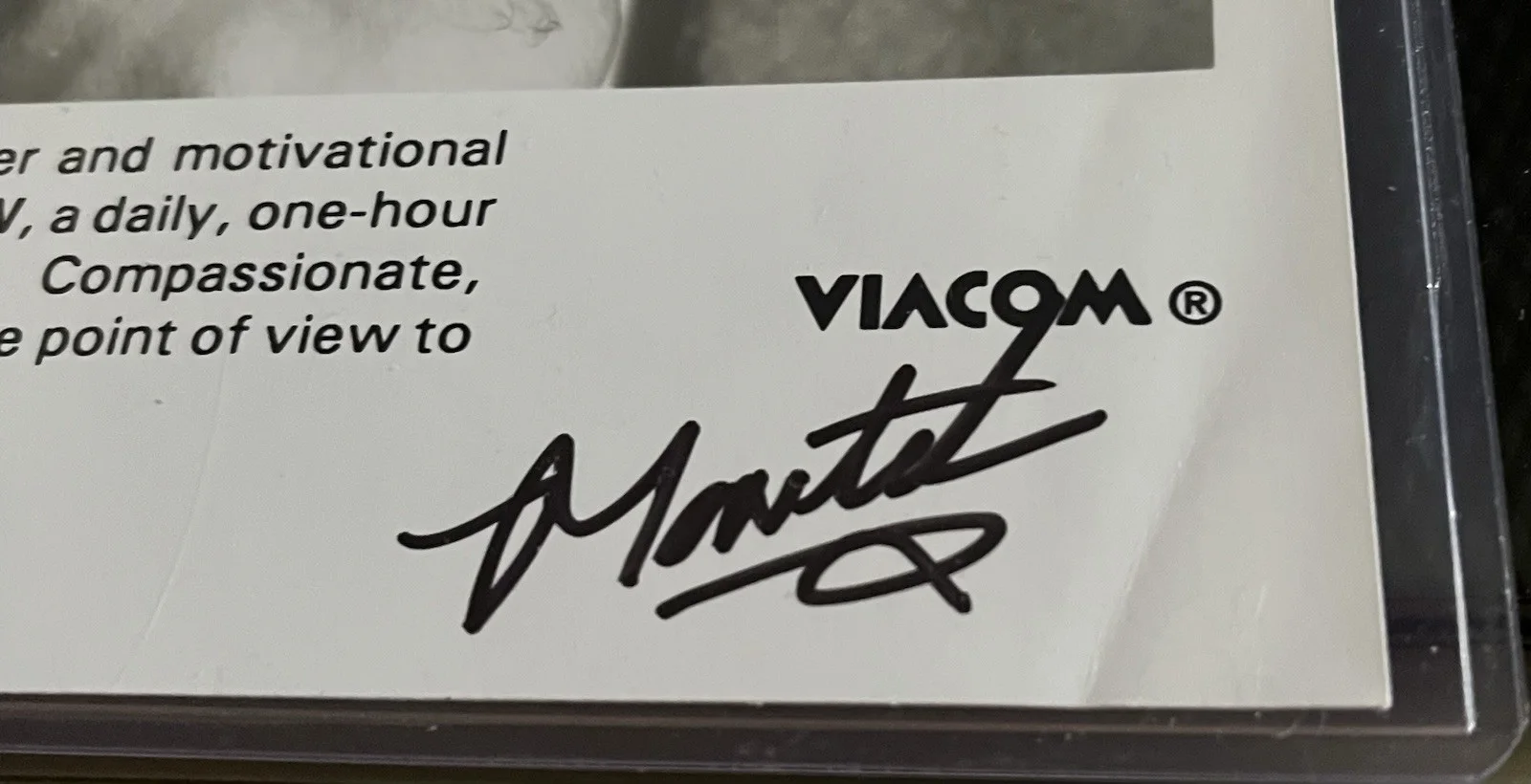 Montel Williams — Montel Williams Signed B&W 8x10 Viacom Promotional Photo w/ COA & Top Loader, изображение 3
