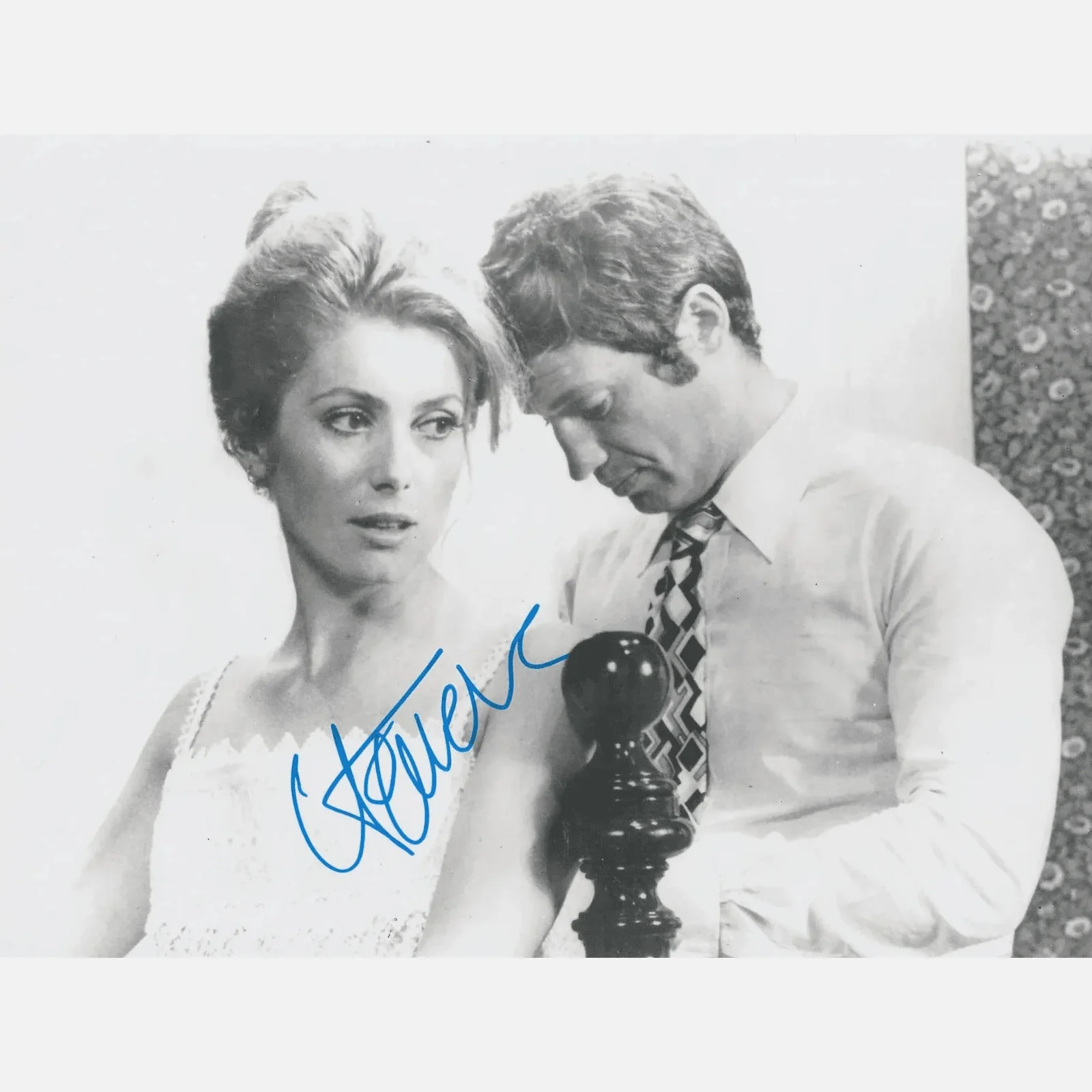CATHERINE DENEUVE autograph ACOA signed 8x10 photography — CATHERINE DENEUVE autograph ACOA signed 8x10 photography