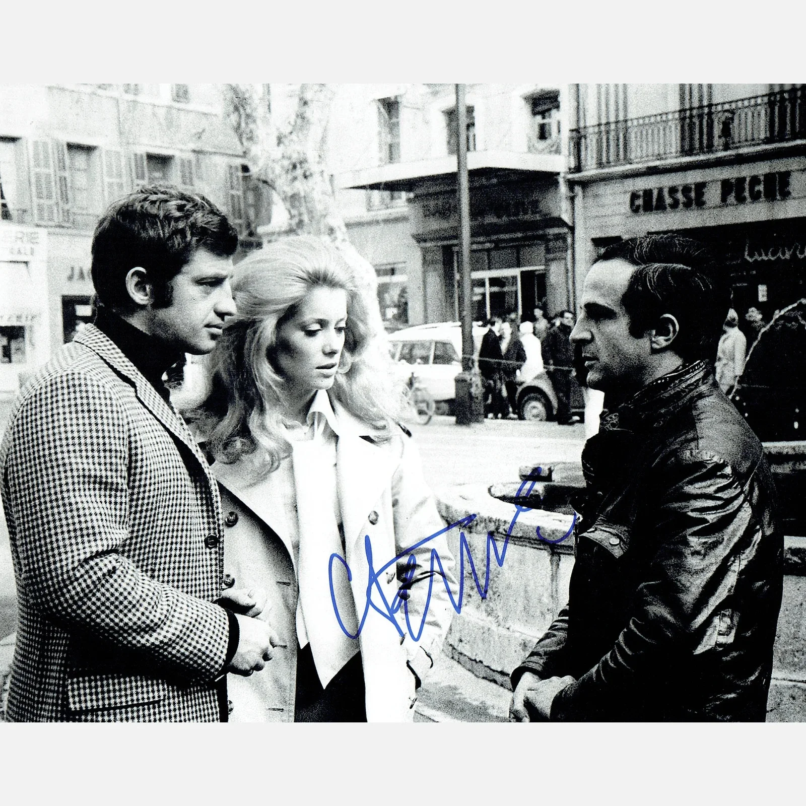 CATHERINE DENEUVE autograph ACOA signed 8x10 photography — CATHERINE DENEUVE autograph ACOA signed 8x10 photography