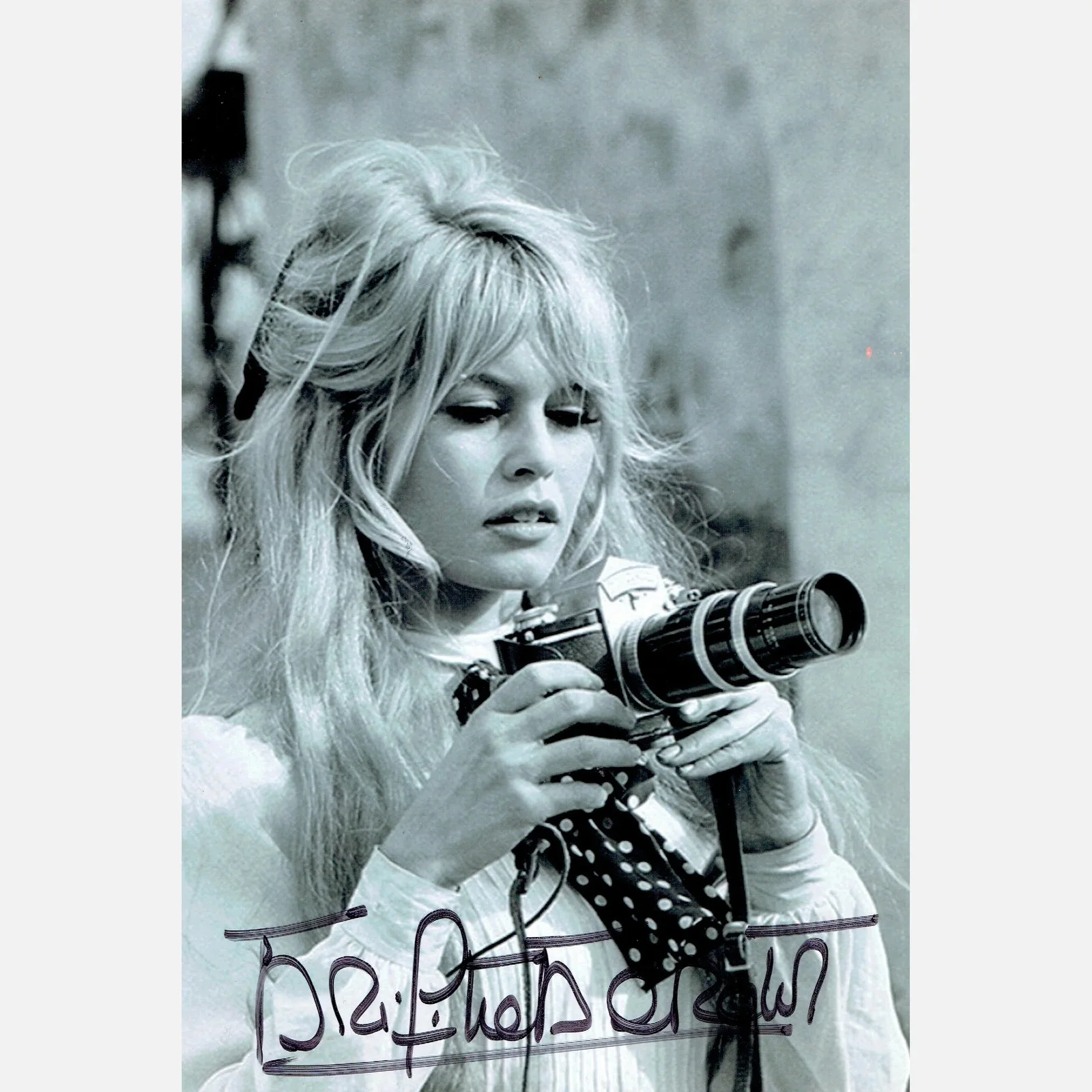 BRIGITTE BARDOT autograph ACOA signed 4x6 photography — BRIGITTE BARDOT autograph ACOA signed 4x6 photography