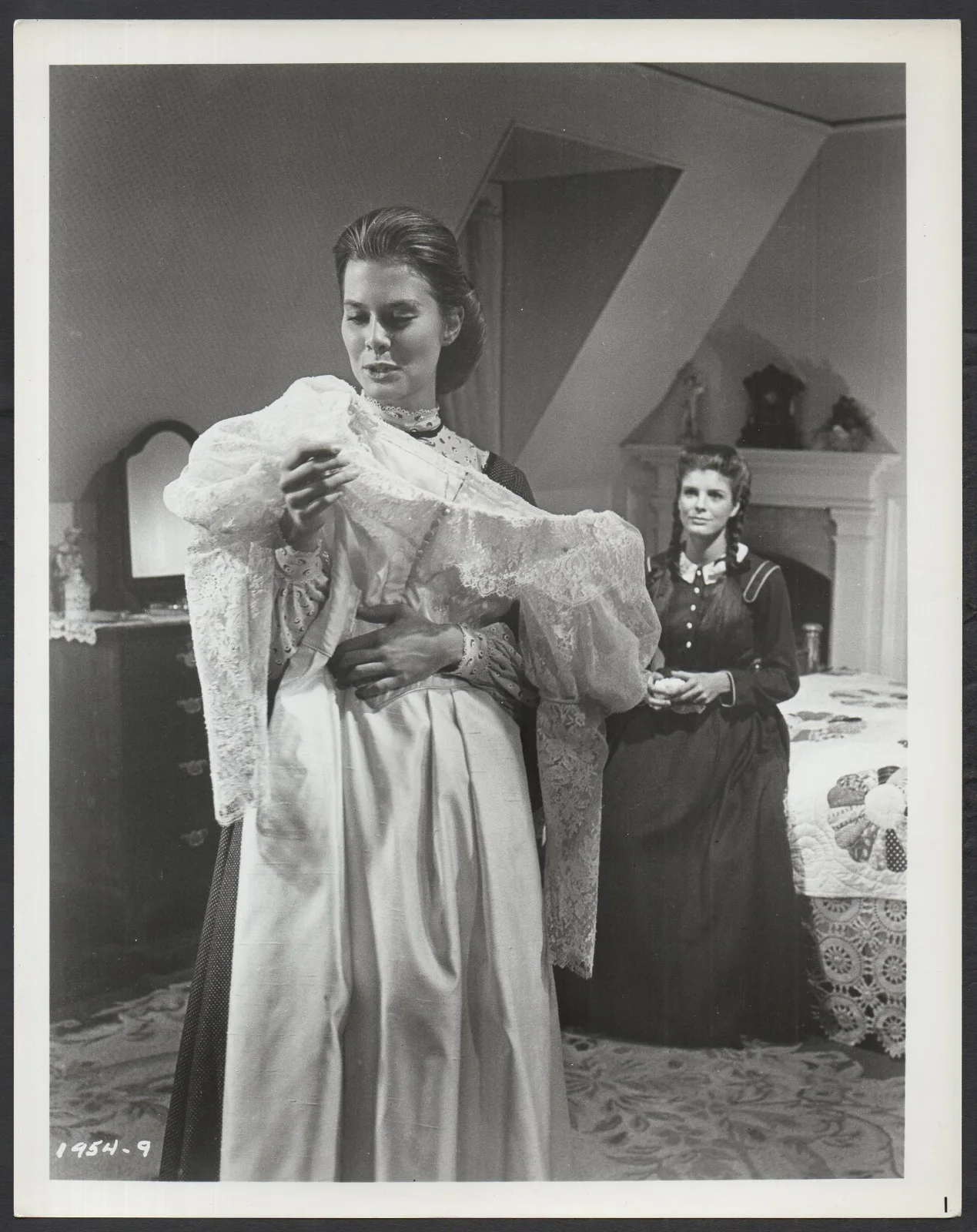 STAGECOACH 1966 Ann-Margret Red Buttons Mike Connors Bing Crosby 13 10x8 STILLS, image 4