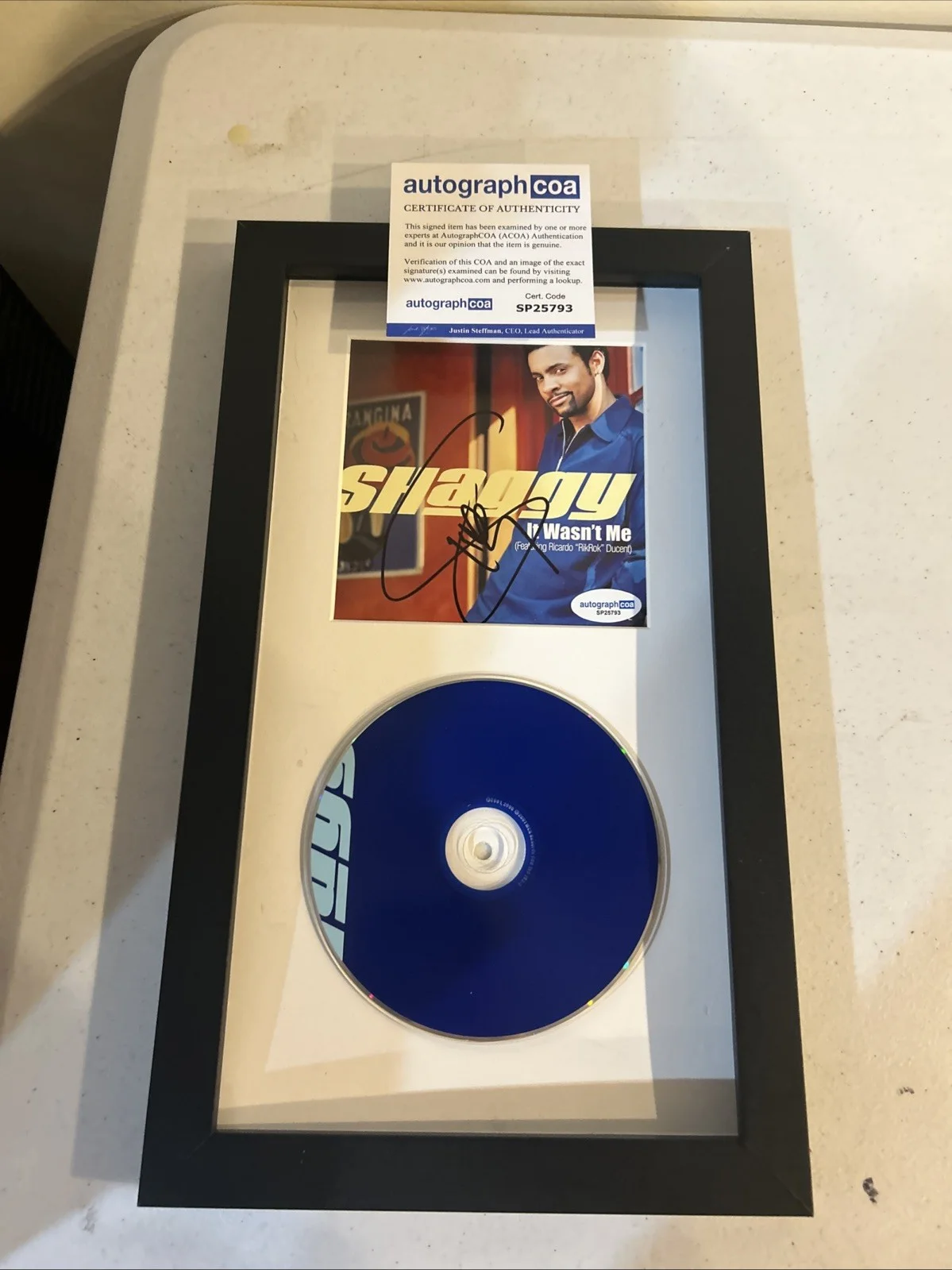 SHAGGY SIGNED AUTOGRAPH FRAMED CD DISPLAY ACOA IT WASNT ME, image 2