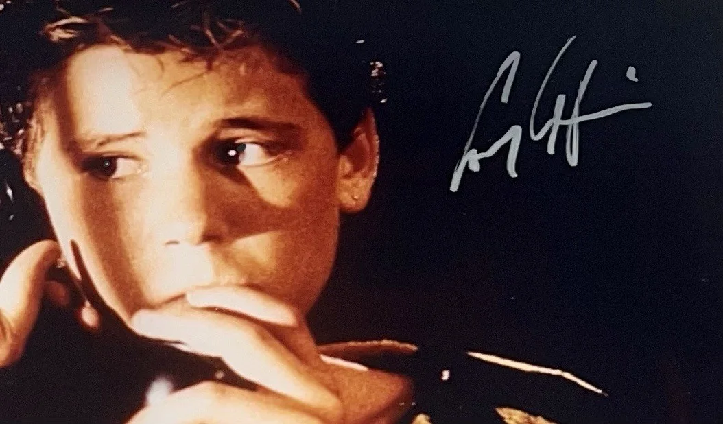 Corey Haim — Corey Haim Hand Signed 'The Lost Boys' Autograph 8x10 photo +JSA COA, image 2