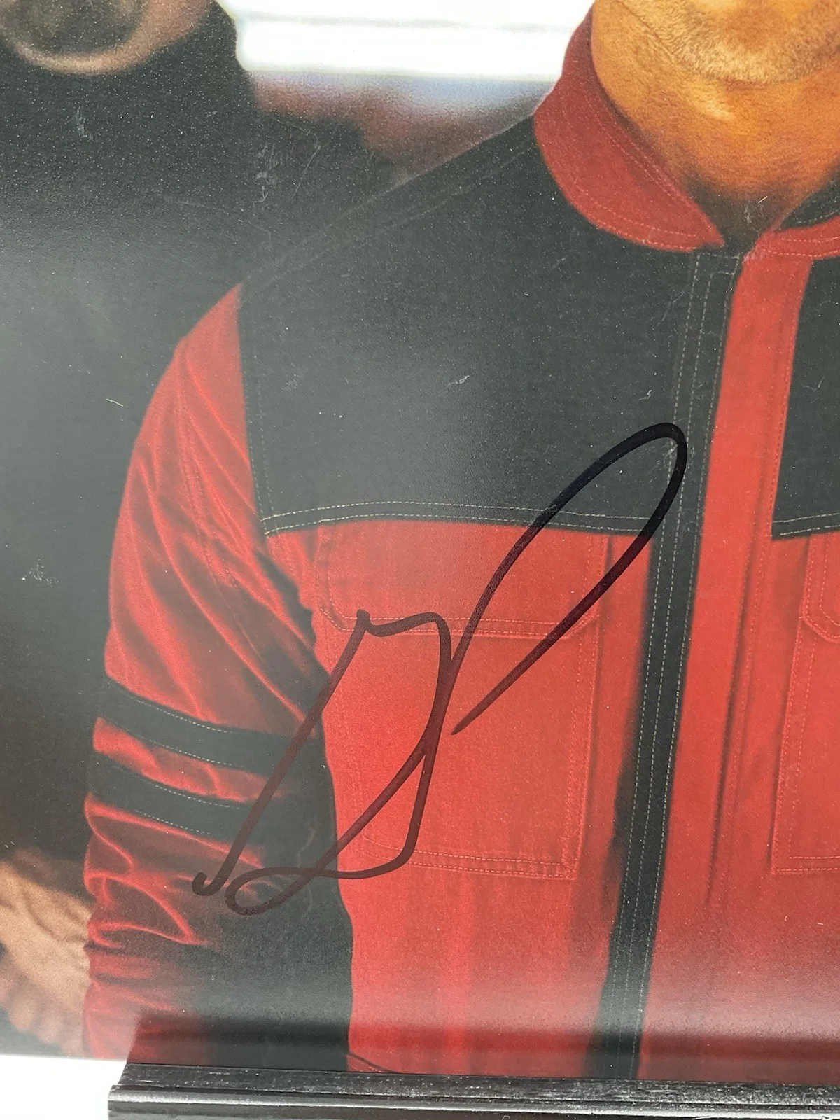 Glen Powell — Glen Powell signed photo BAS Running Man Signed photo Sexy Ben Richards 11x14, изображение 2