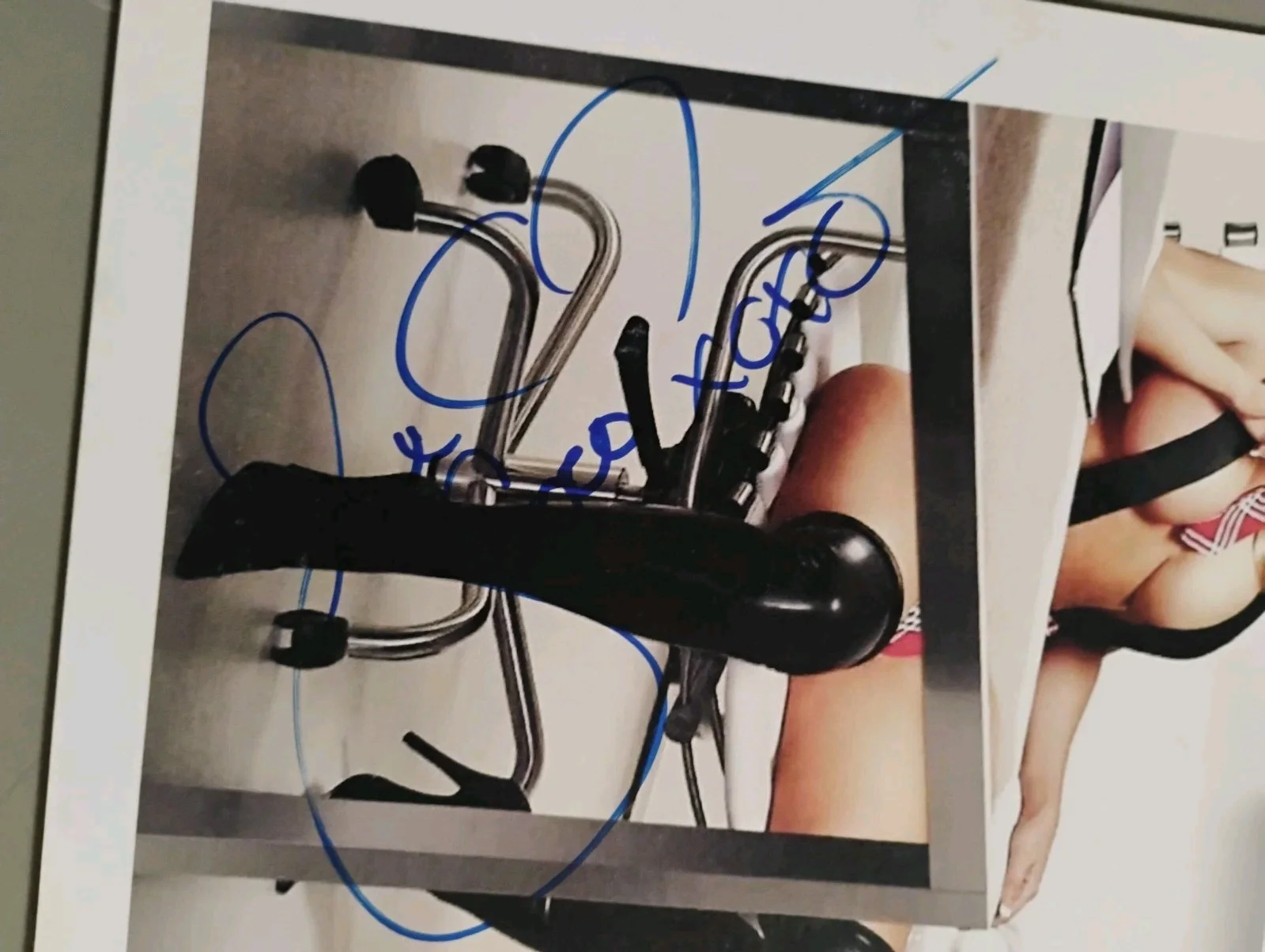Coco — COCO SOCIAL MEDIA SUPERSTAR SEXY RED HOT BEAUTIFUL ❤️ SIGNED 8.5X11 PHOTO RARE, изображение 2