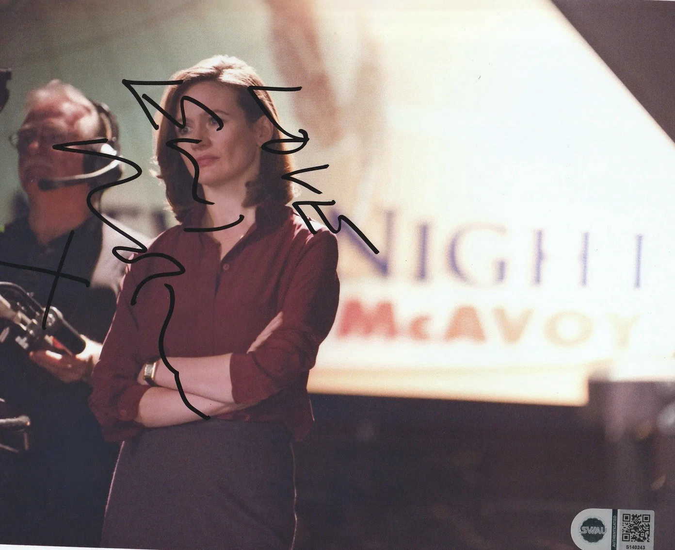 See title — EMILY MORTIMER SIGNED AUTHENTIC 'THE NEWSROOM' 8X10 PHOTO ACTRESS SWAU COA 2