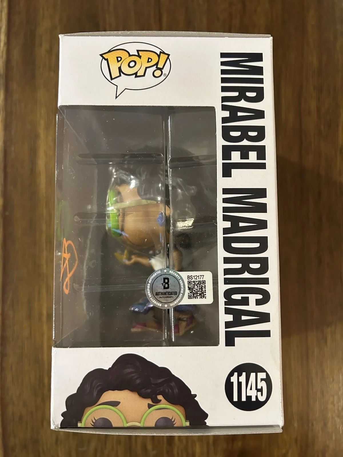 Stephanie Beatriz — Stephanie Beatriz ‘Encanto’ Signed ‘Mirabel’ Funko Pop Disney Beckett, изображение 2