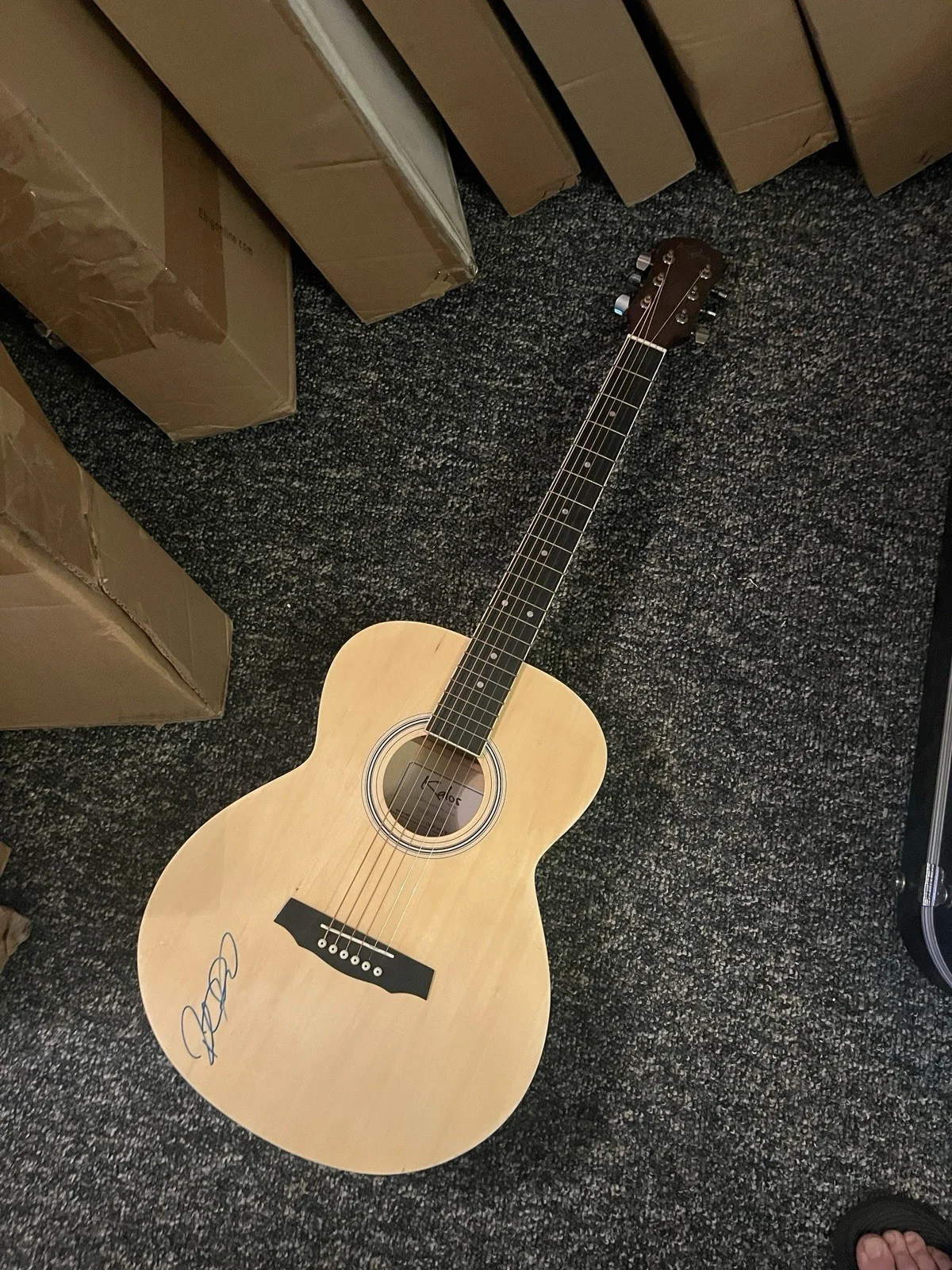 Richard Marx *Right Here Waiting* Signed Guitar, image 2