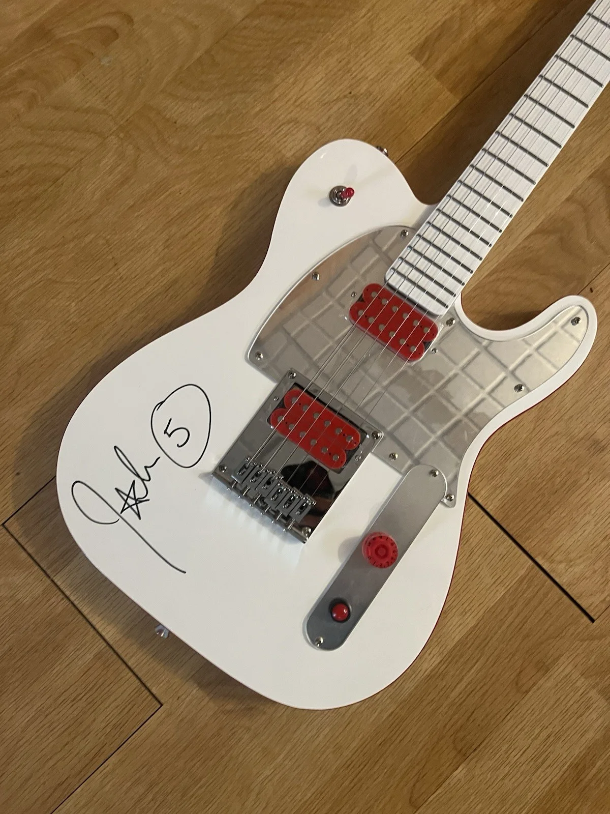 John 5 *Motley Crue/Rob Zombie/Marilyn Manson* Signed Guitar, изображение 2