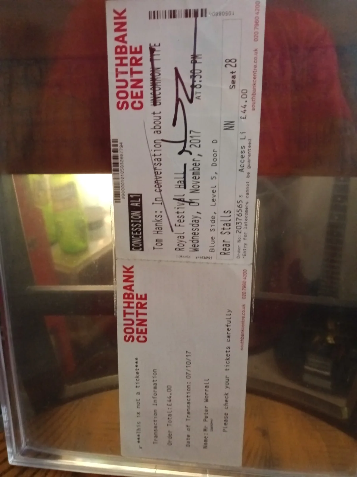Tom Hanks — RARE! Tom Hanks Hand Signed Ticket Book Conversation Nov 2017 UK Beckett 5 auto8, изображение 2