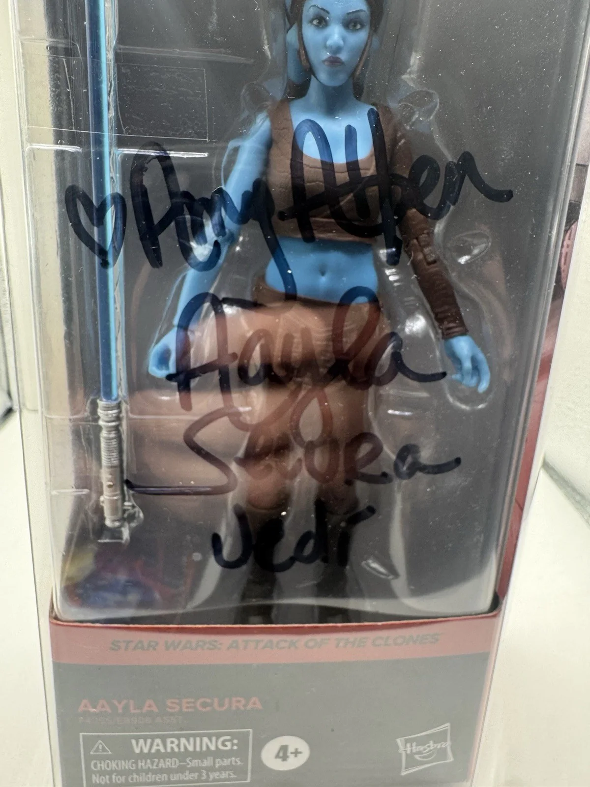 Amy Allen Signed Aayla Secura Black Series Figure CIB, изображение 2