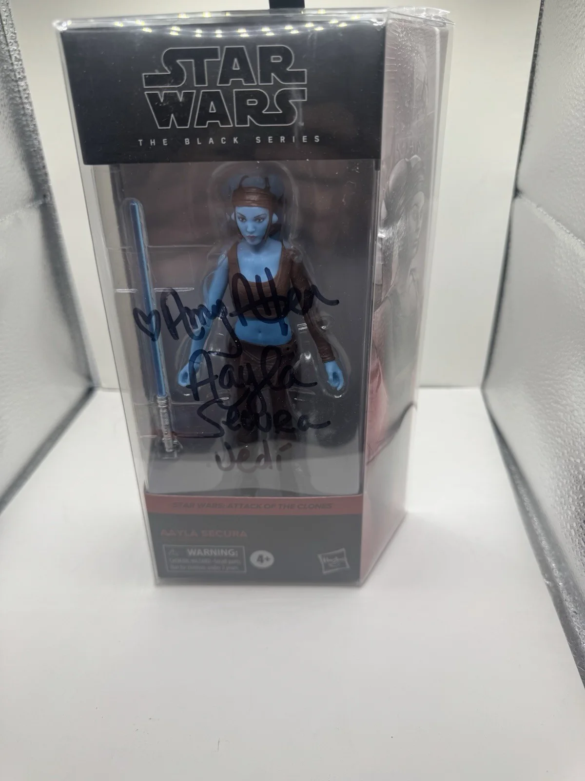 Amy Allen Signed Aayla Secura Black Series Figure CIB, изображение 5