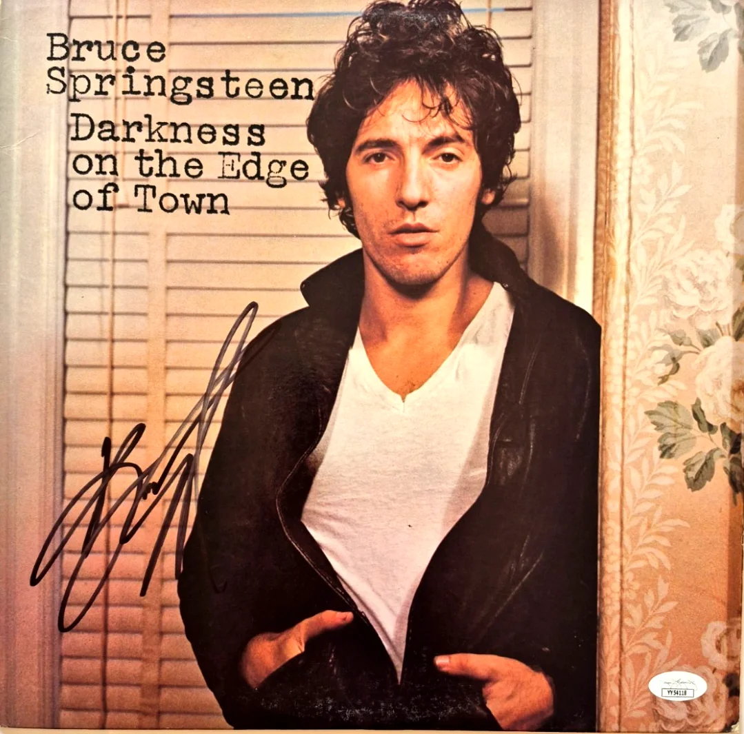 BRUCE SPRINGSTEEN SIGNED AUTOGRAPHED DARKNESS ON THE EDGE OF TOWN ALBUM JSA LOA, изображение 3