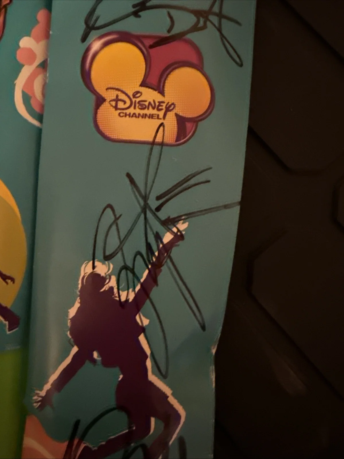 Shake It Up SIGNED By Zendaya And Cast Noise Stick With Signed Packaging, image 3