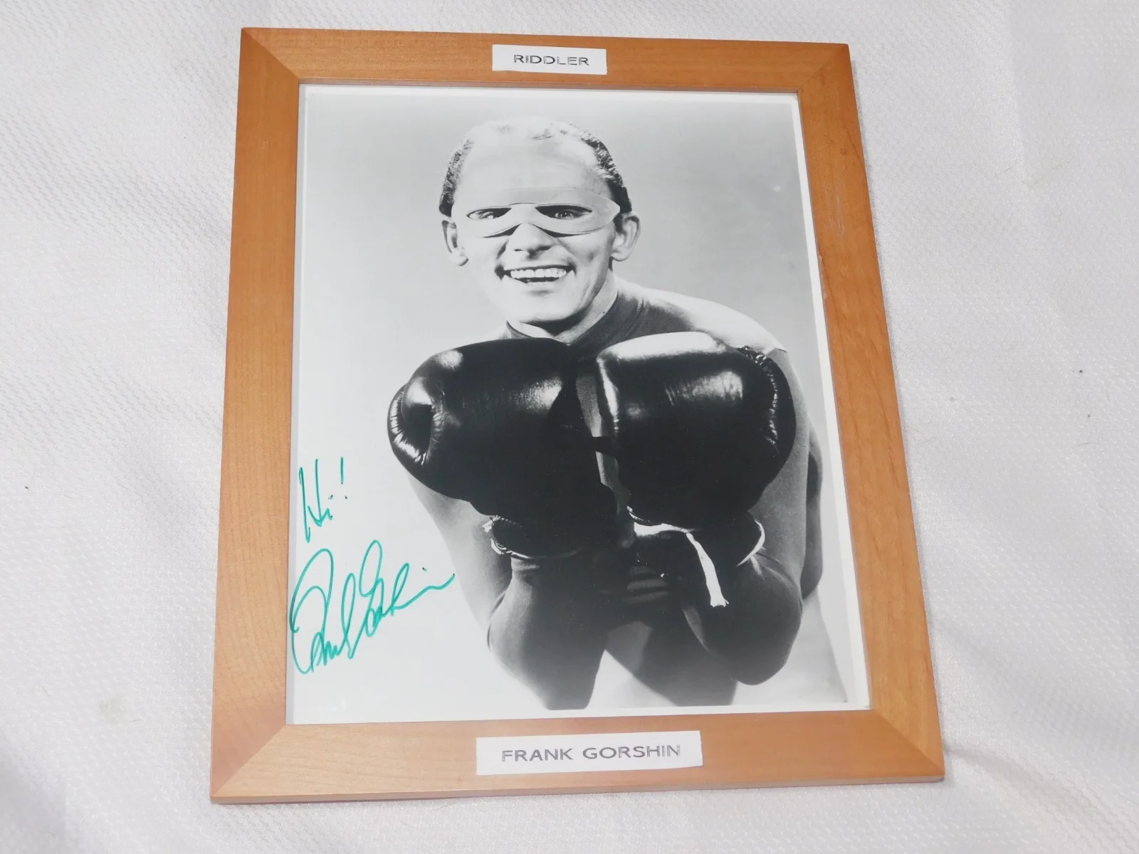 FRANK GORSHIN — Frank Gorshin The Riddler Original Autographed 8X10 Photo BATMAN W/ FRAME