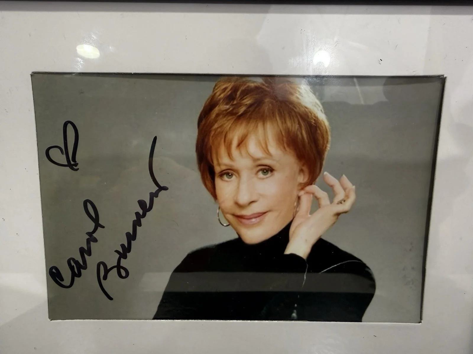 Signed Carol Burnett 4x6 Photo In Black 5x7 Frame, изображение 2