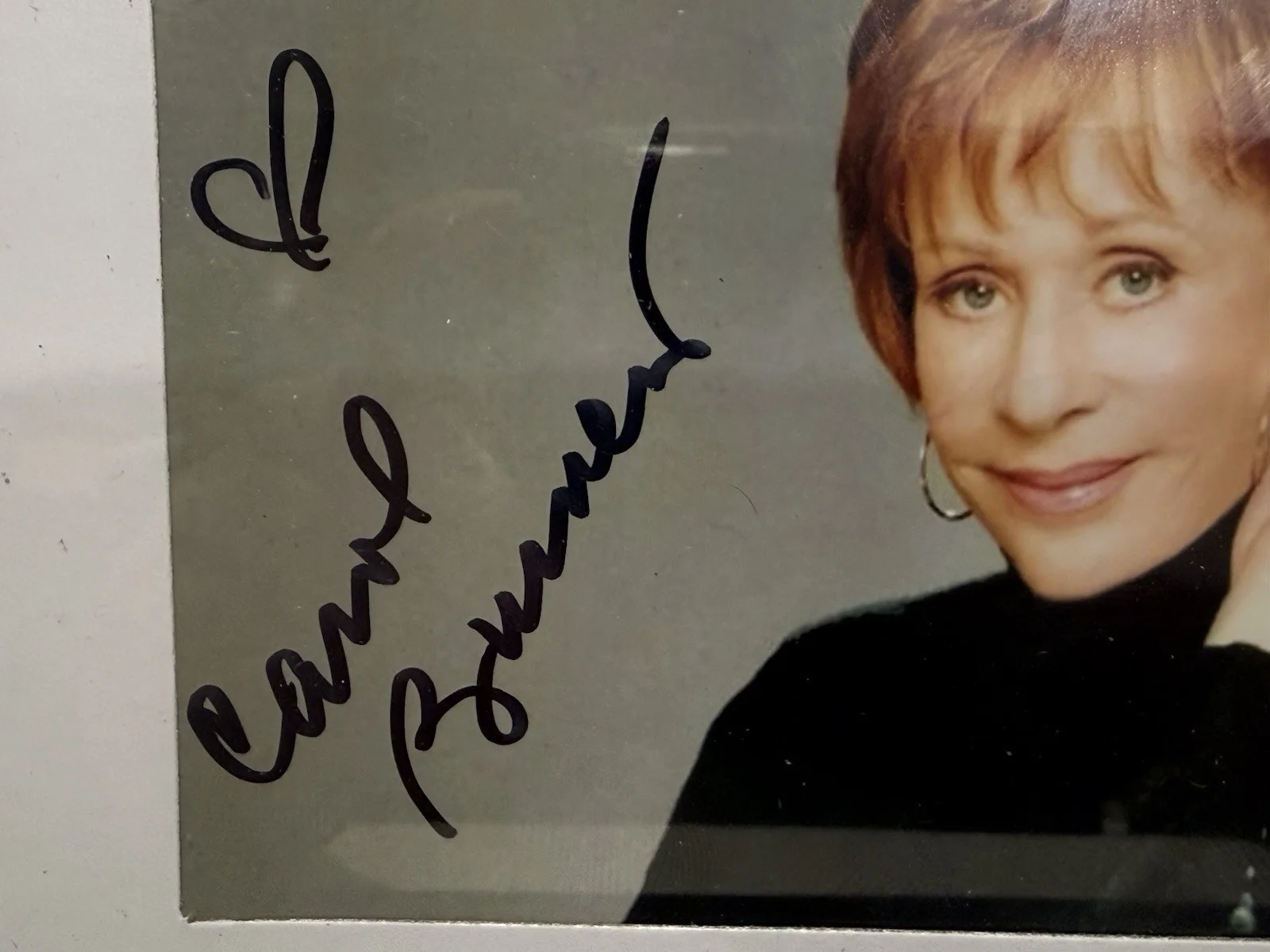 Signed Carol Burnett 4x6 Photo In Black 5x7 Frame, изображение 3