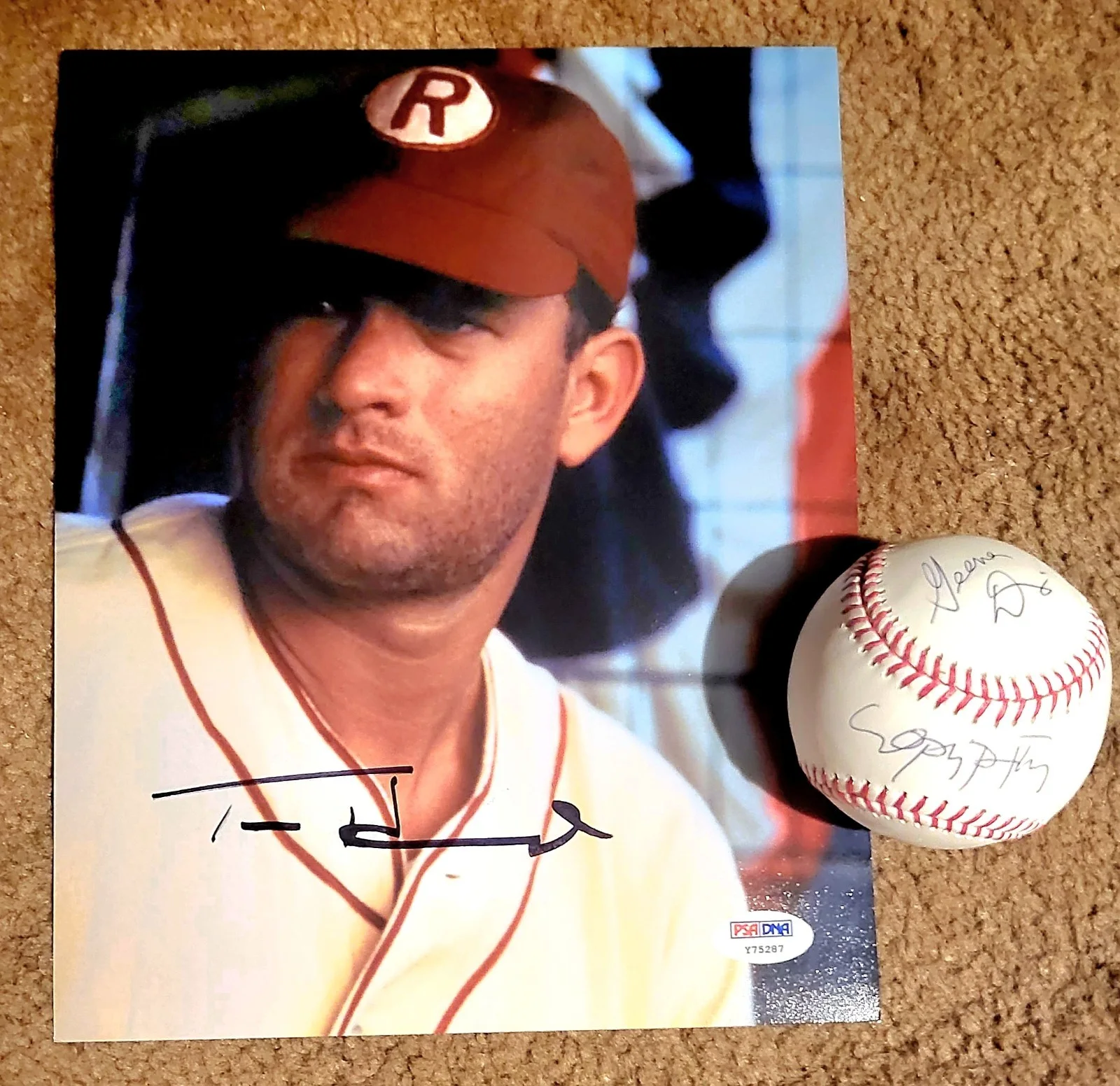 Tom Hanks — Tom Hanks League of Their Own 8x10PSA Geena Davis/Lori Petty Signed Baseball JSA