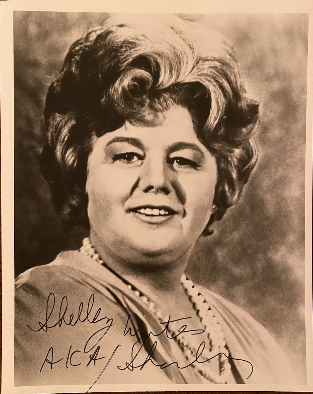 Shelley Winters — Shelley Winters Signed Autographed Photo With COA Batman 66 Ben Casey Laugh In