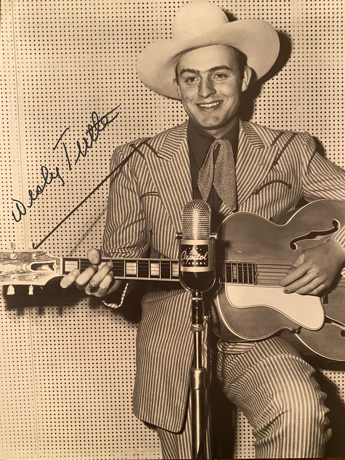 Wesley Tuttle, Fred Scott — Wesley Tuttle Fred Scott Signed Autographed Photo Lot Westerns Singer Snow White, image 4