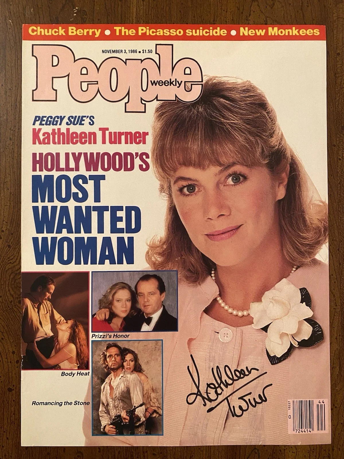 Kathleen Turner — Kathleen Turner Signed Autographed People Magazine Romancing The Stone With COA
