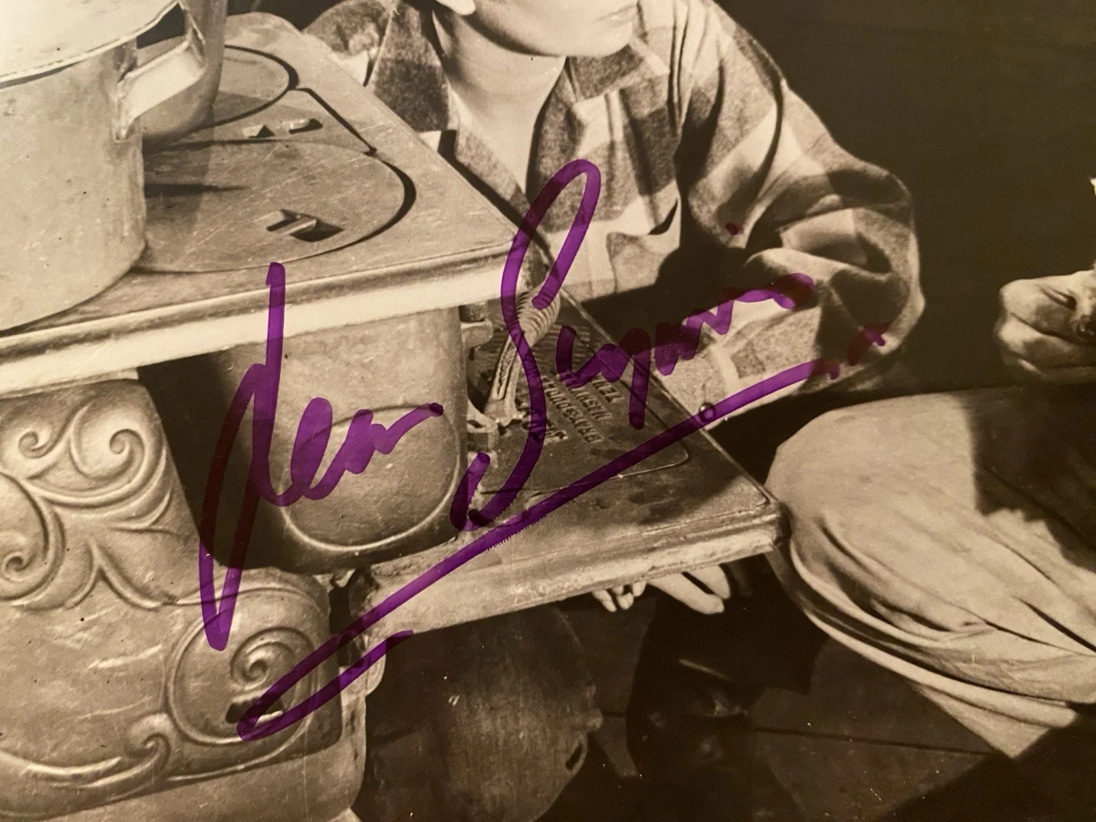 Jean Simmons — Jean Simmons Signed Autographed 10x8 Photo With COA A Bullet Is Waiting, image 2