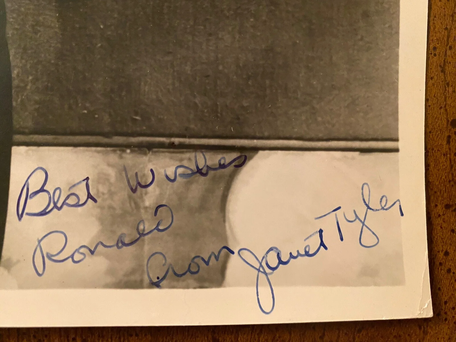 Janet Tyler Signed Autographed Photo With COA LOA, image 2