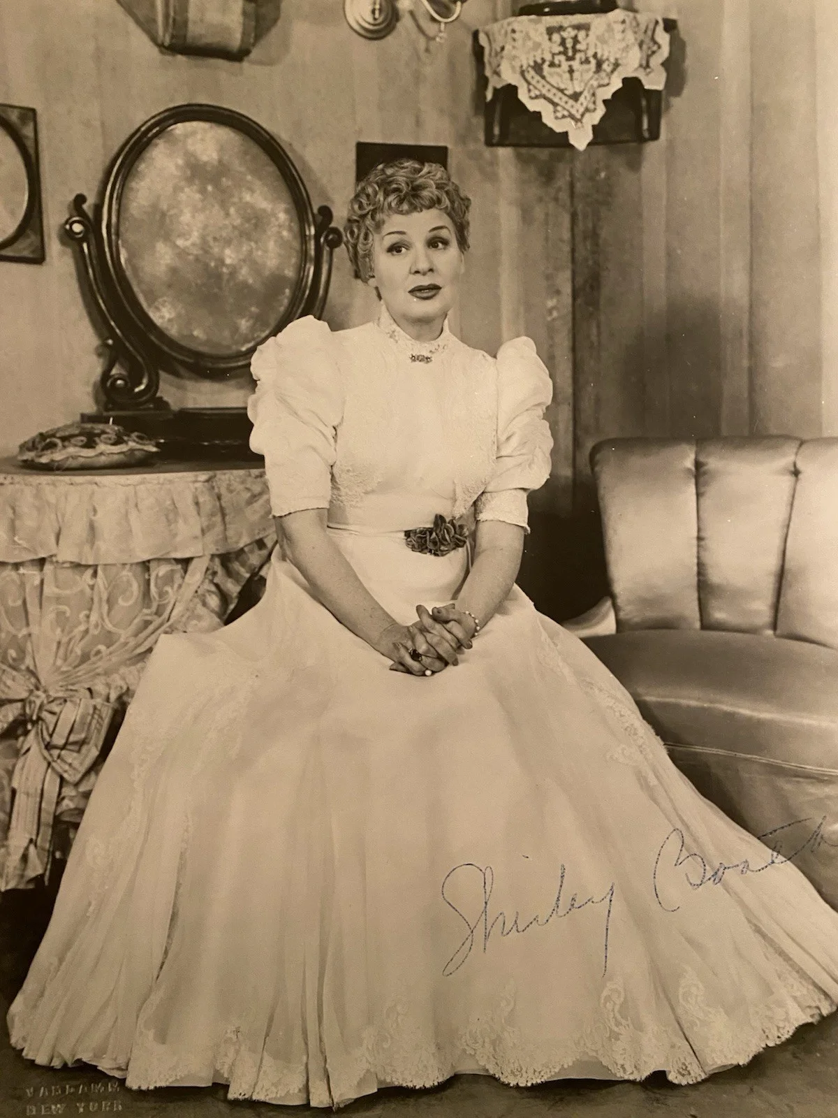 Shirley Booth — Shirley Booth Signed Autographed Photo With COA Hazel Year Without A Santa Claus