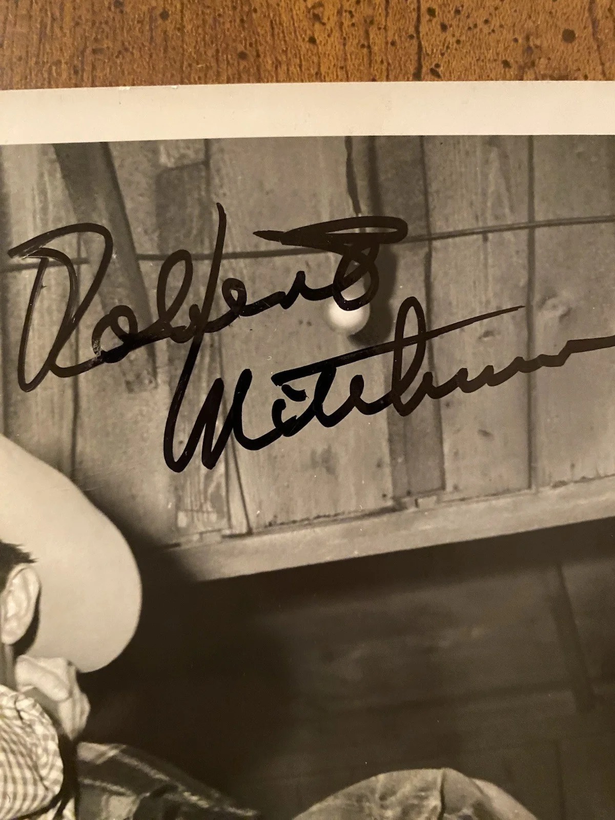 Robert Mitchum — Robert Mitchum Signed Autographed Photo w COA El Dorado Cape Fear The Way West, изображение 2