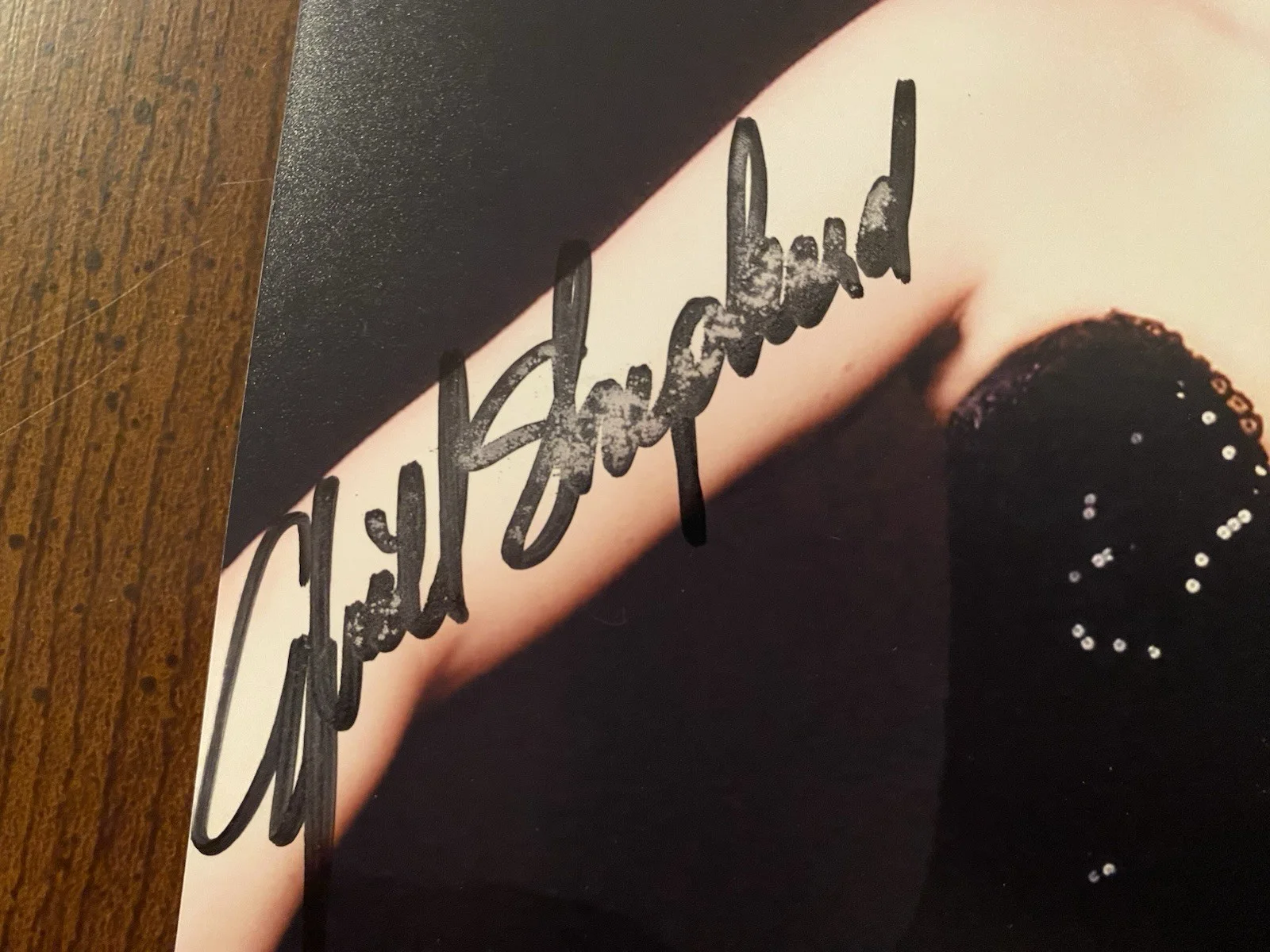 Bruce Willis, Cybill Shepherd — Bruce Willis Cybill Shepherd Signed Autographed Photo With COA Moonlighting Cast, image 4