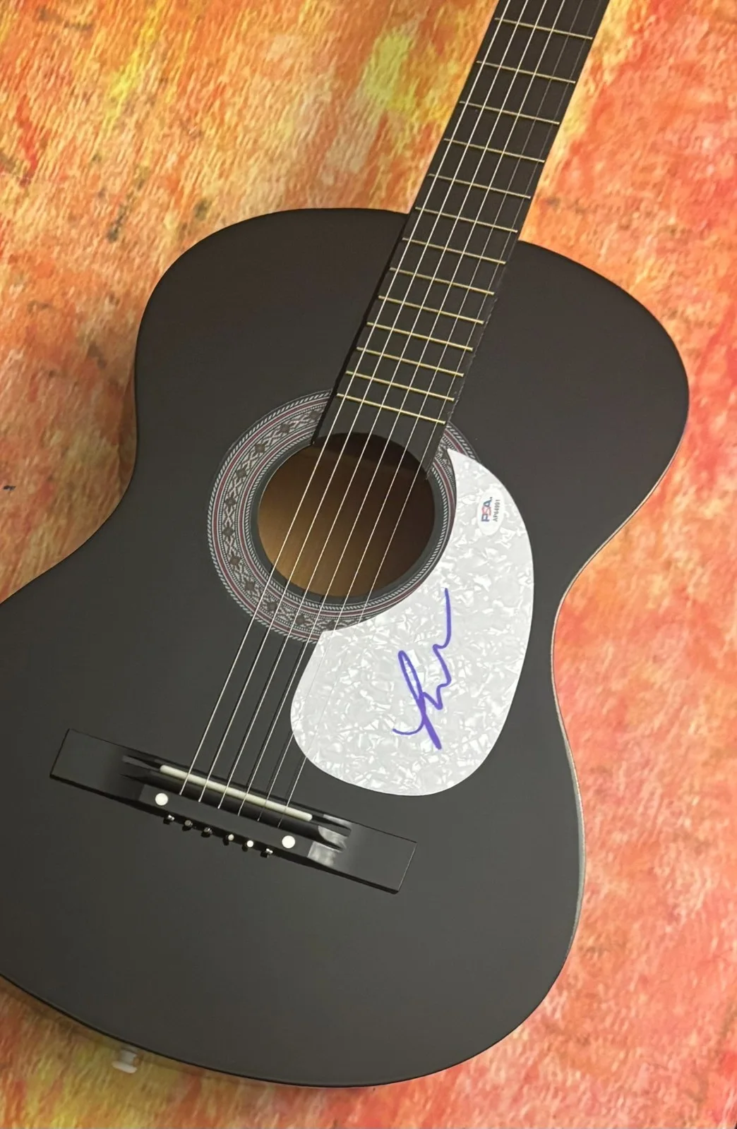 PSA 4 Non Blondes Star * LINDA PERRY * Signed Acoustic Guitar PROOF COA, изображение 4